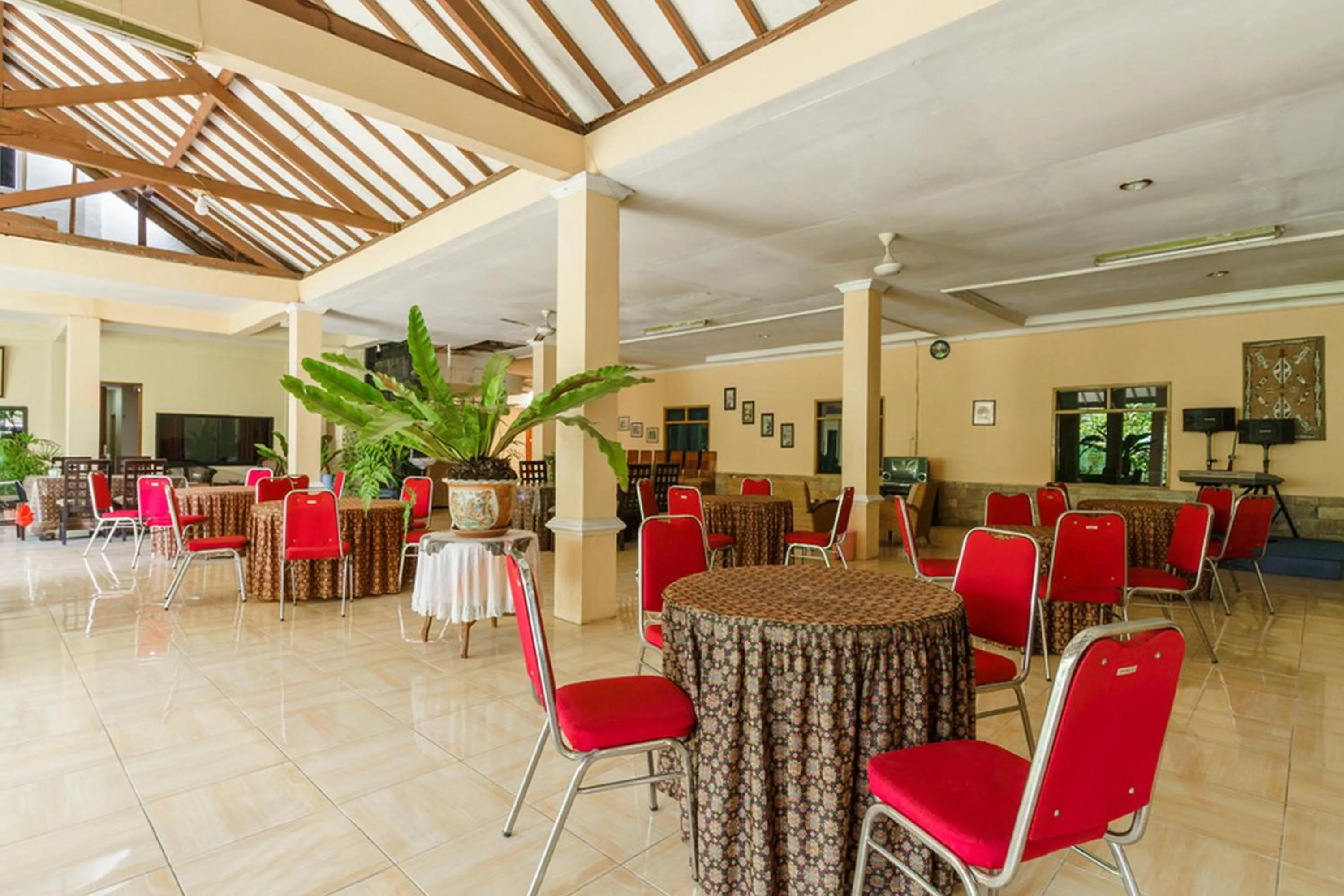 RedDoorz @ Jalan lintas Sumatera Lahat