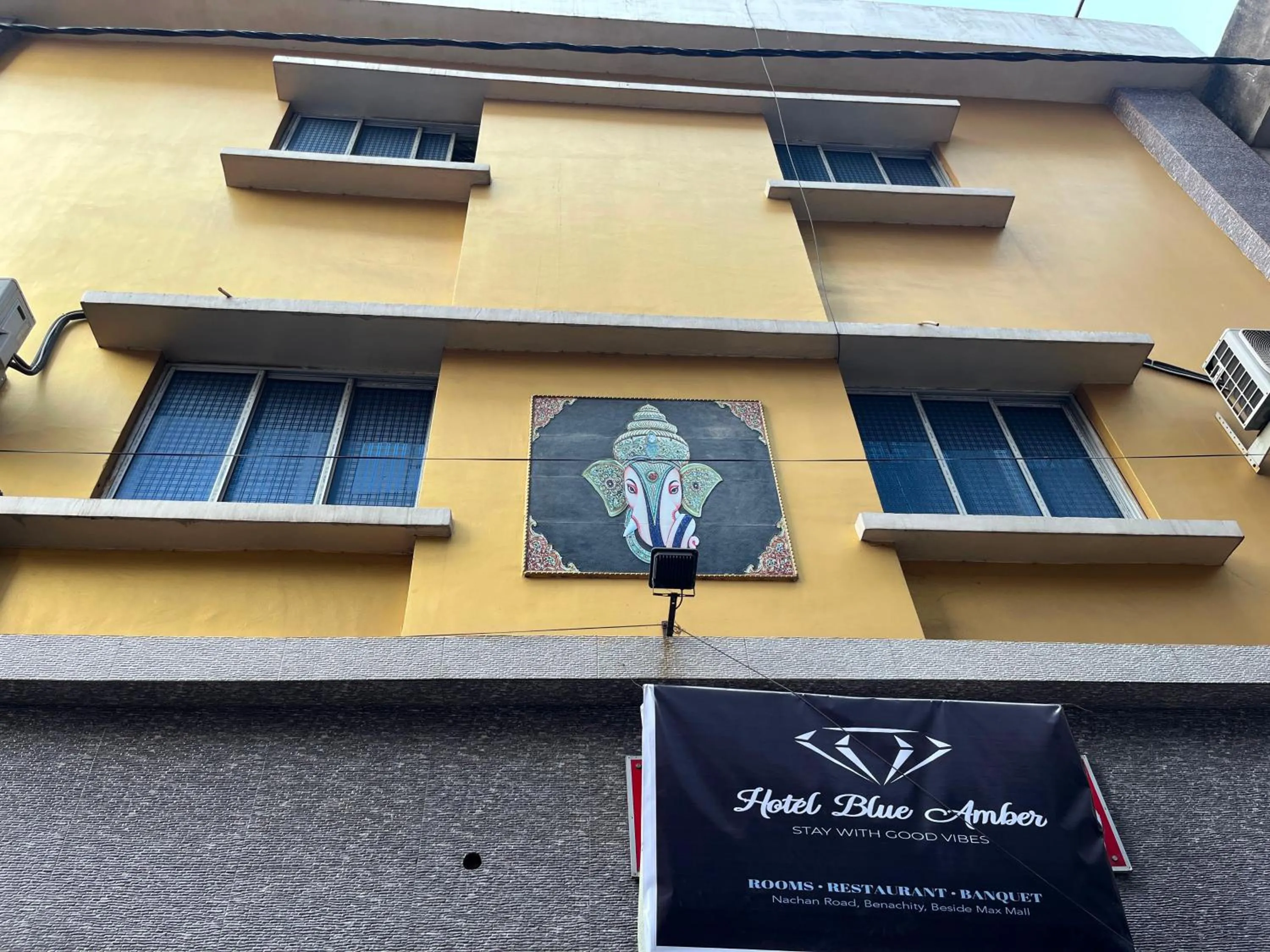 Facade/entrance in Hotel O The amber
