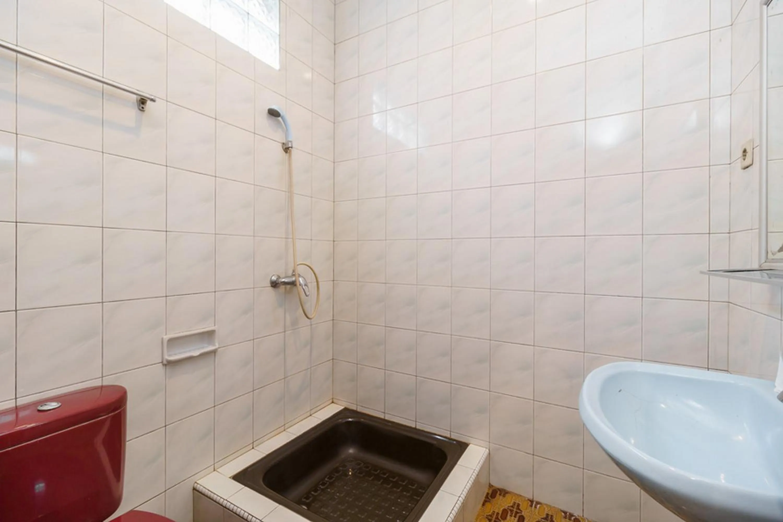 Bathroom in RedDoorz near Transmart Pangkal Pinang