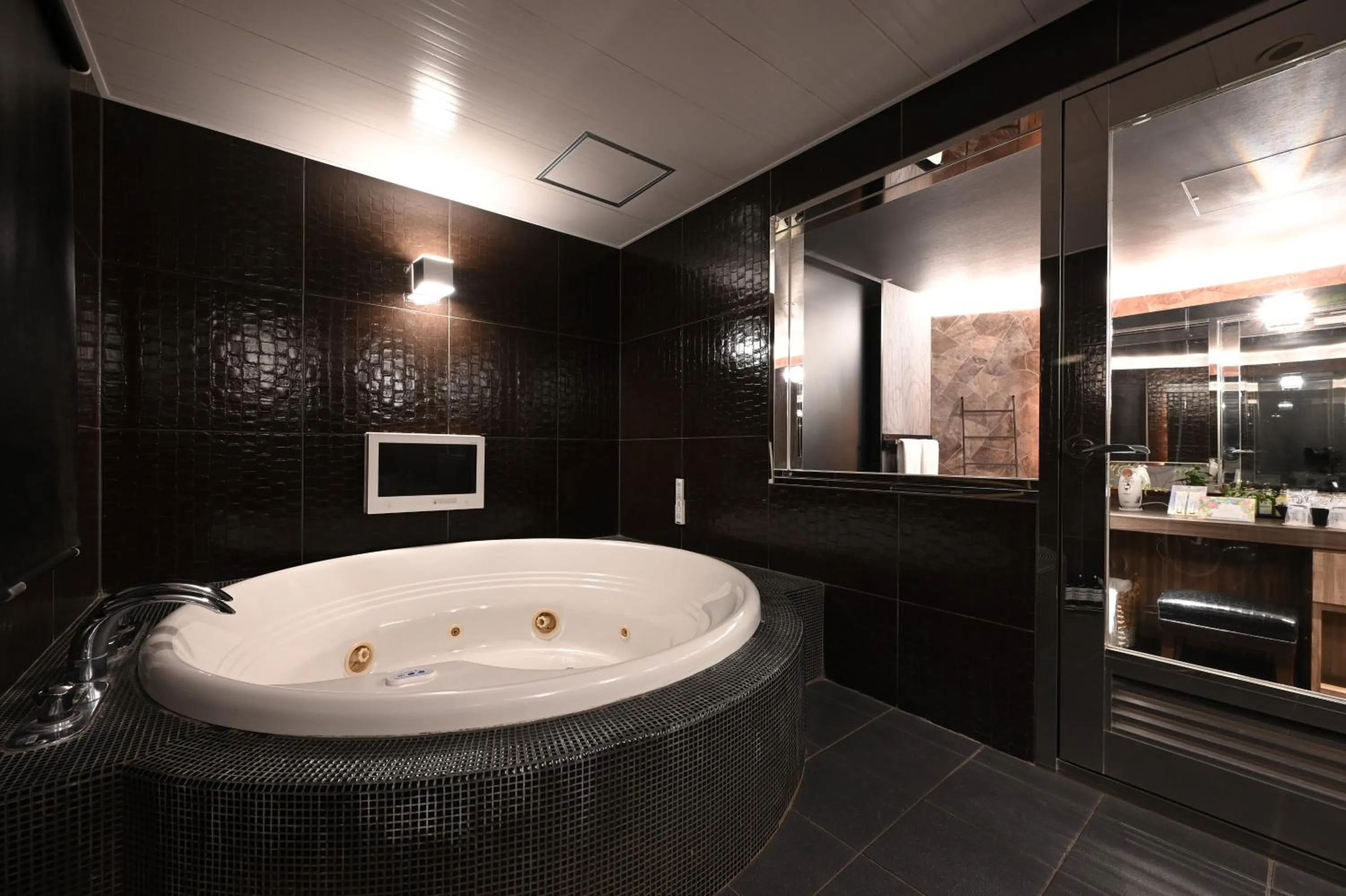 Bathroom in HOTEL The Scene