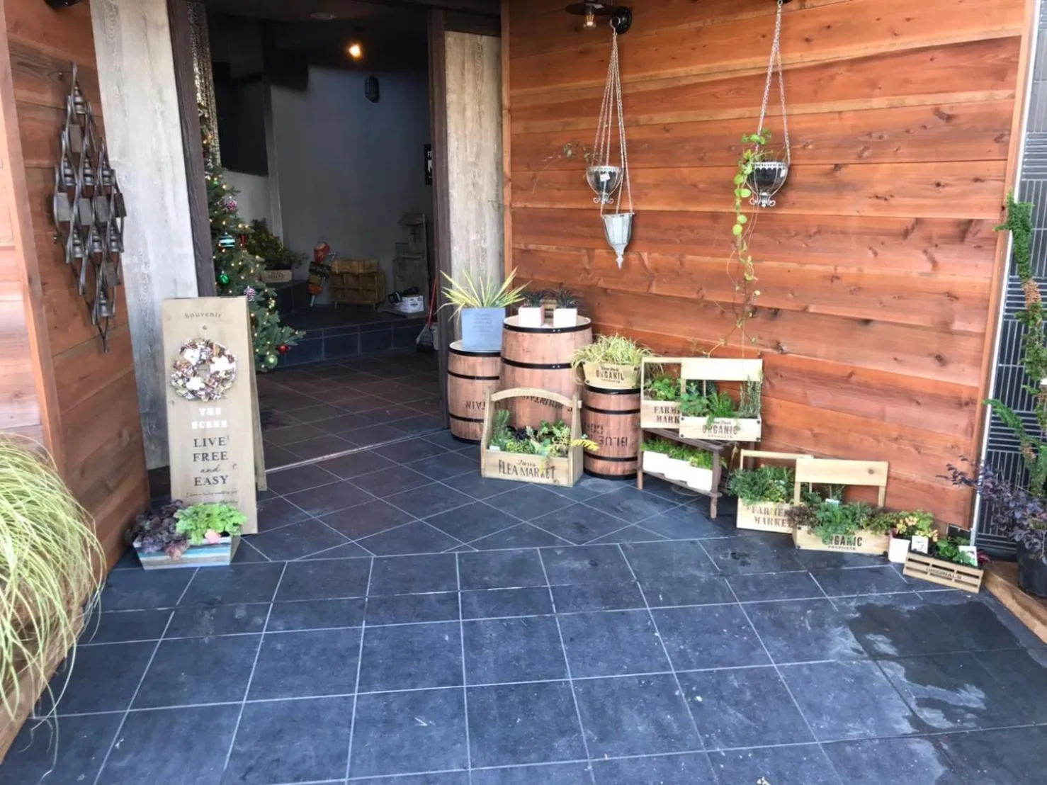 Facade/entrance in HOTEL The Scene