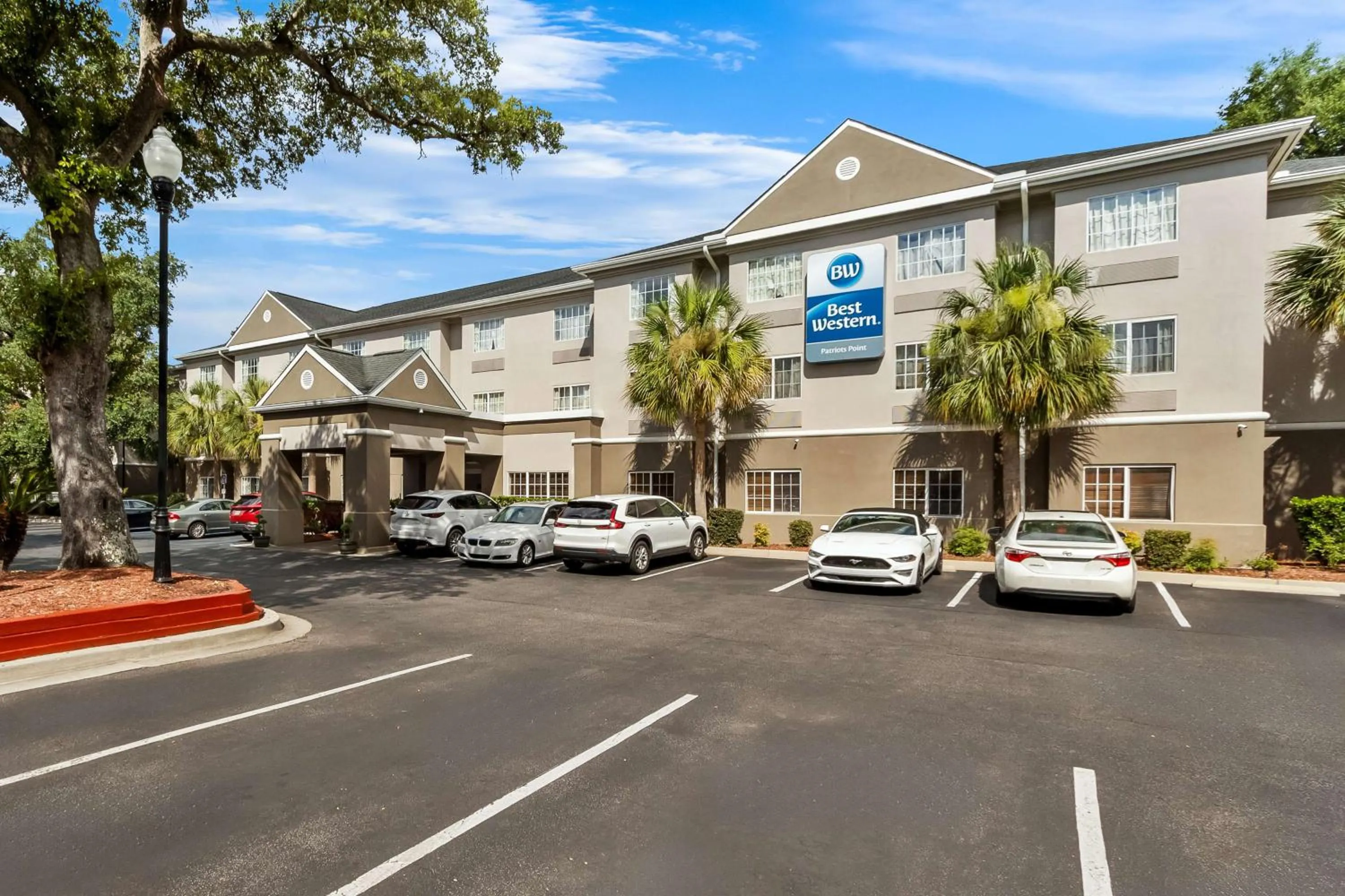 Property building in Best Western Patriots Point