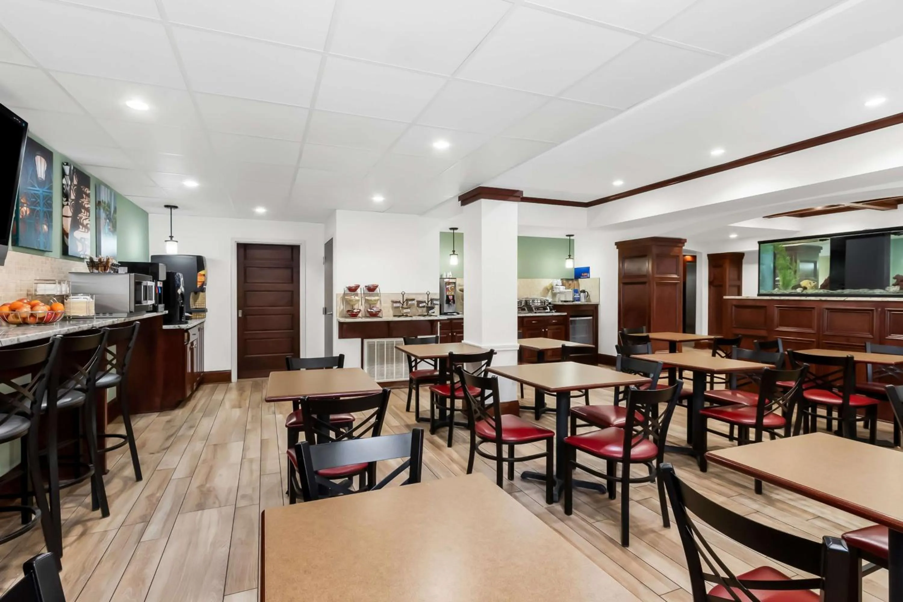 Breakfast in Best Western Patriots Point