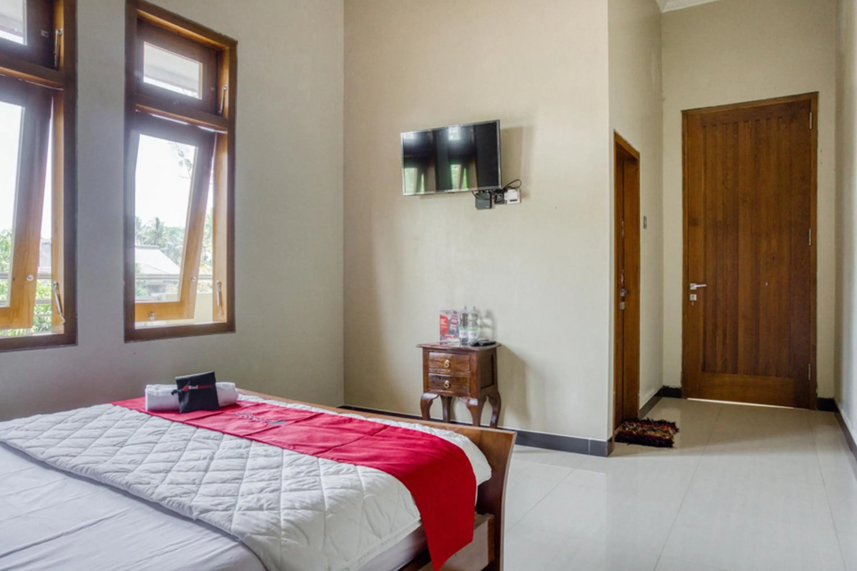 Bed in RedDoorz @ Jakal Atas KM 10