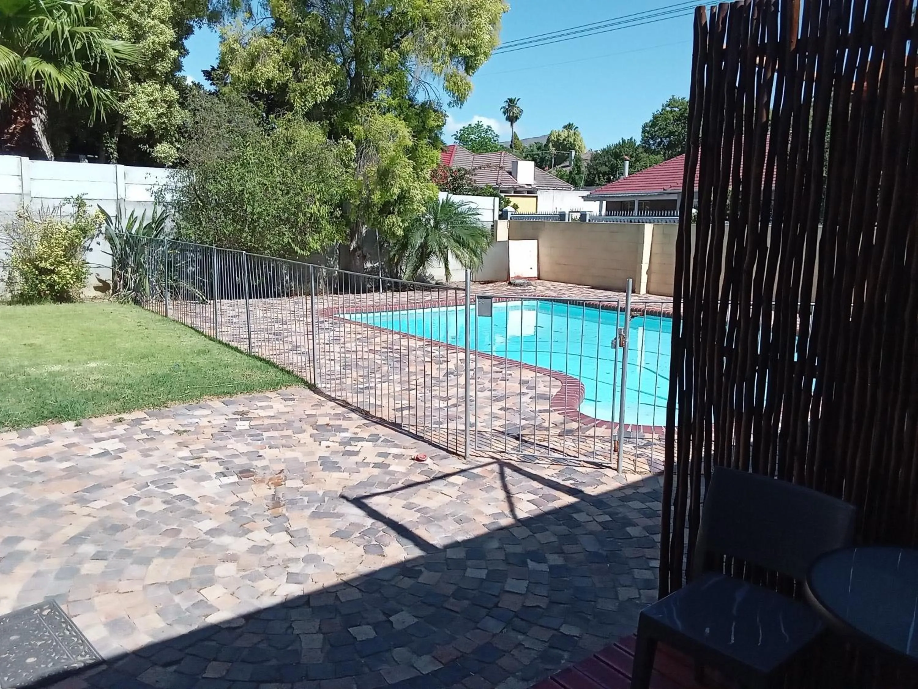 Pool view in 10 on Fairview B&B