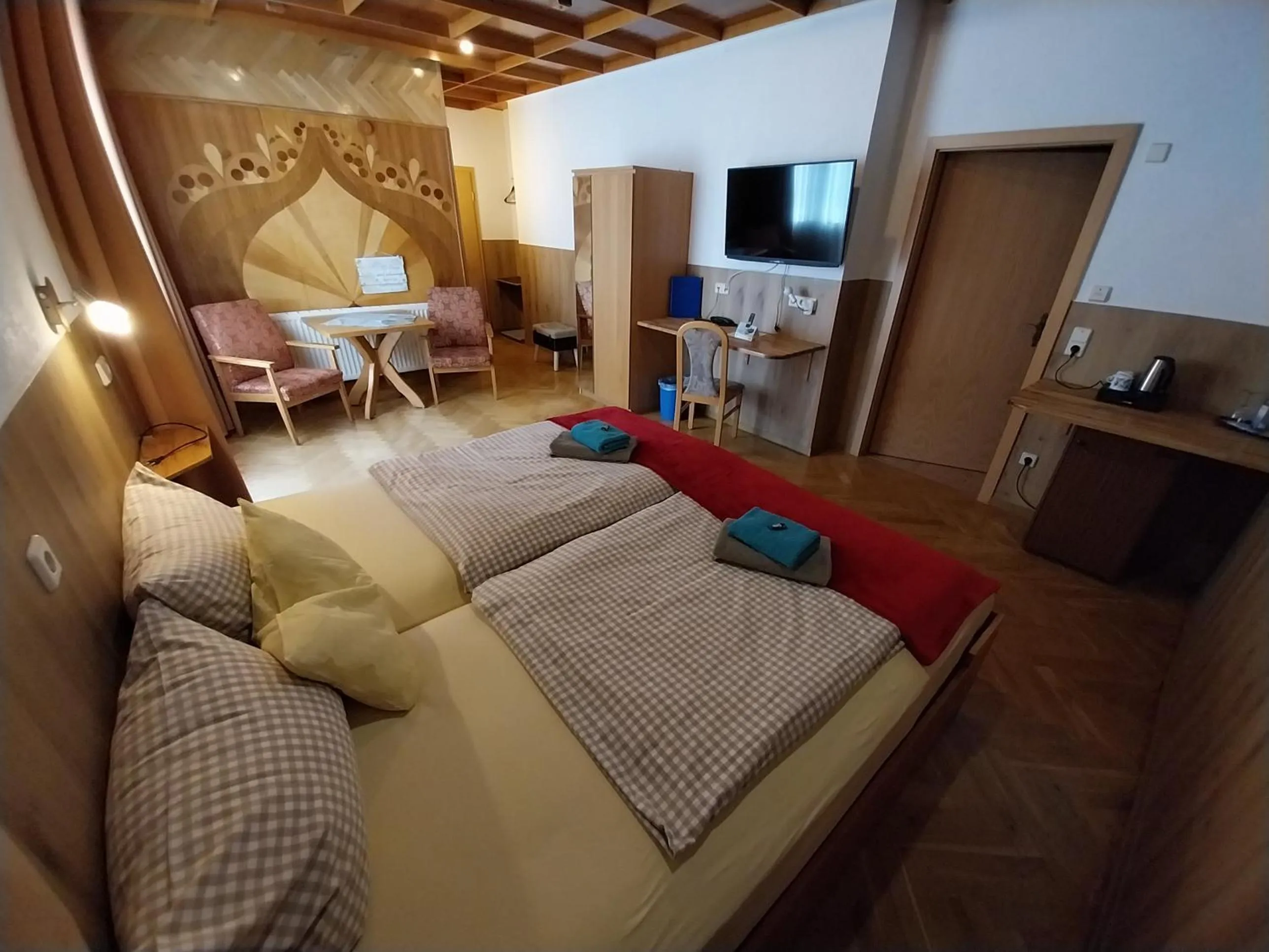 Bed in Landhotel Waldschlößchen mit Gaststube