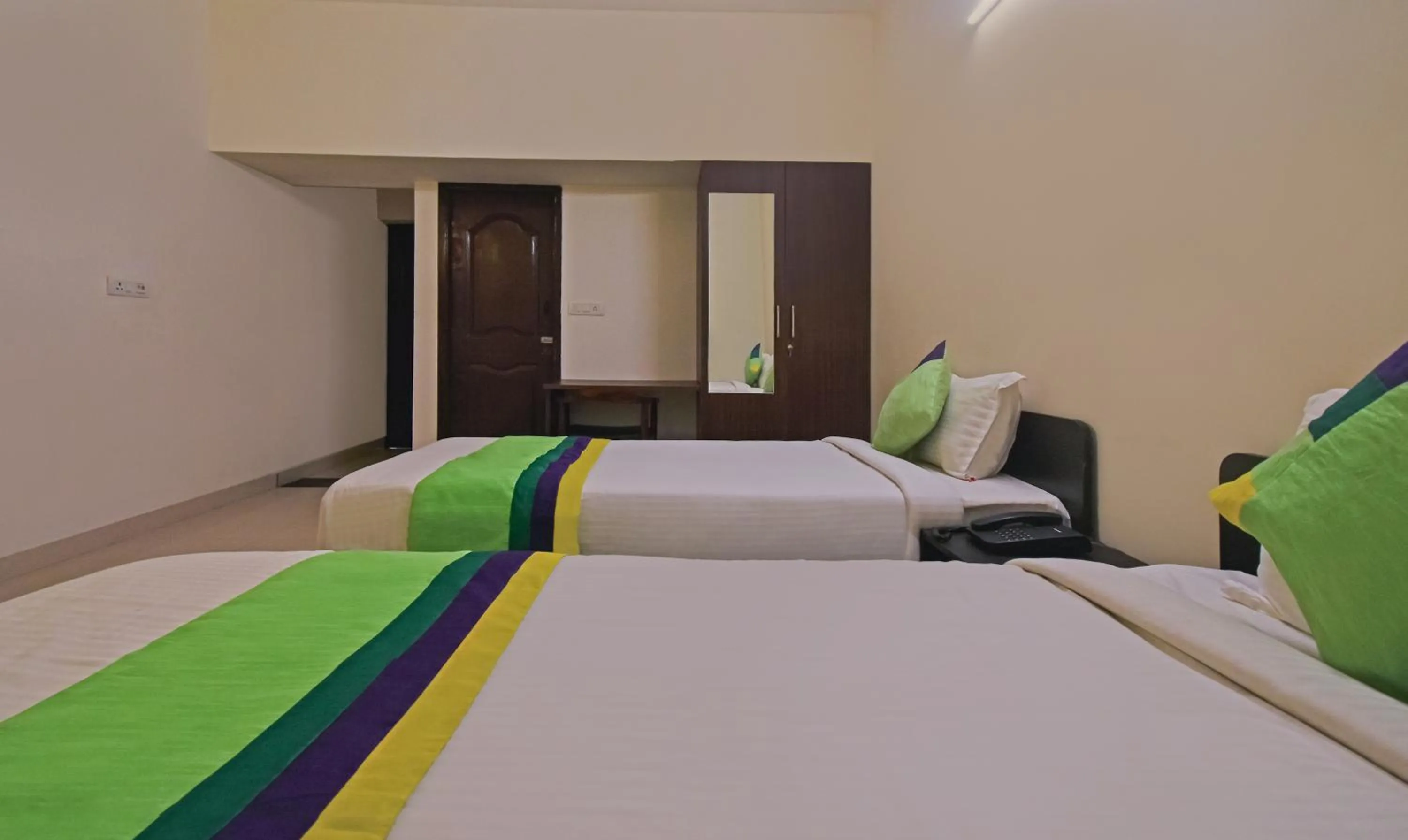 Bedroom, Bed in Treebo Samhaar Residency Thoraipakkam