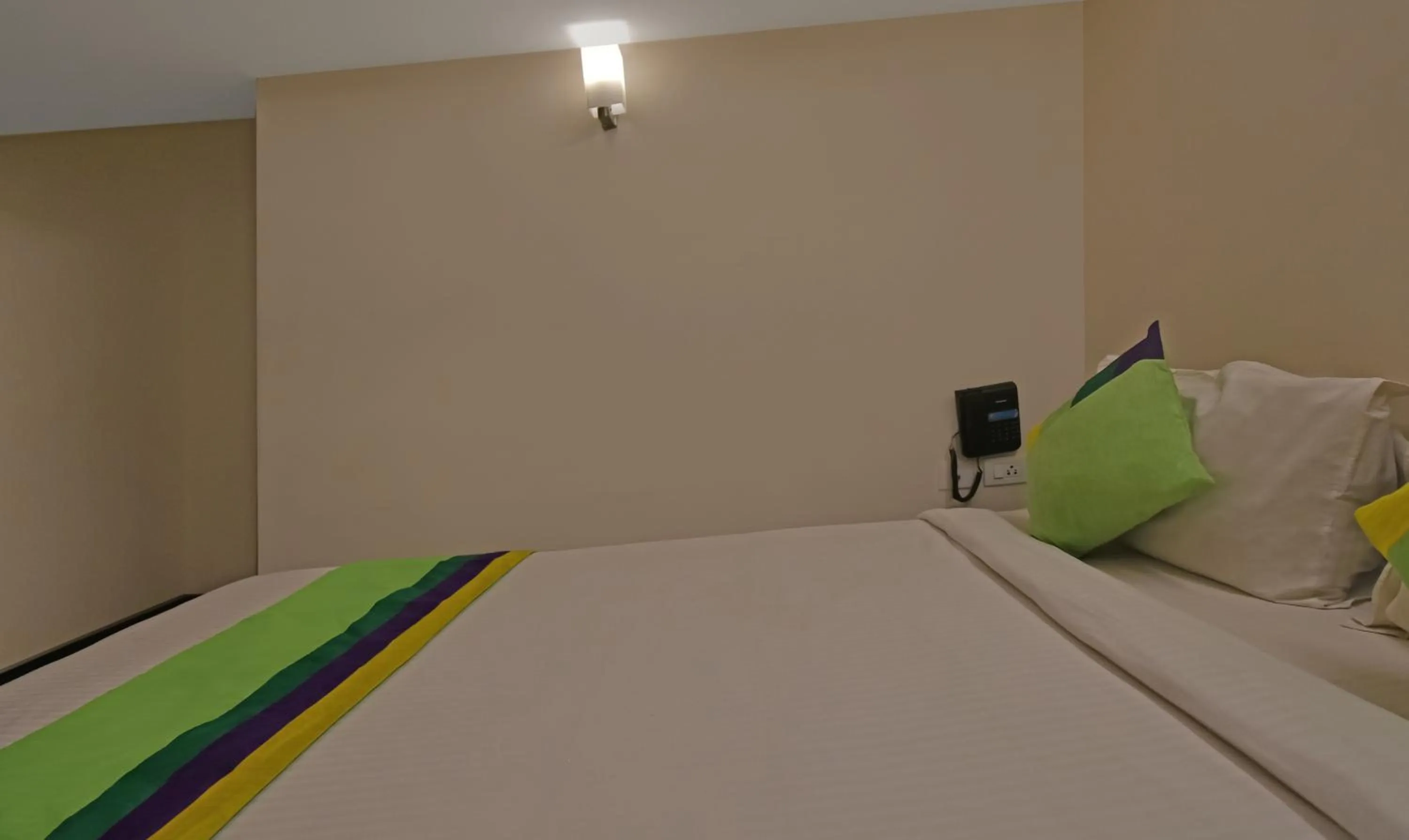 Bedroom, Bed in Treebo Samhaar Residency Thoraipakkam