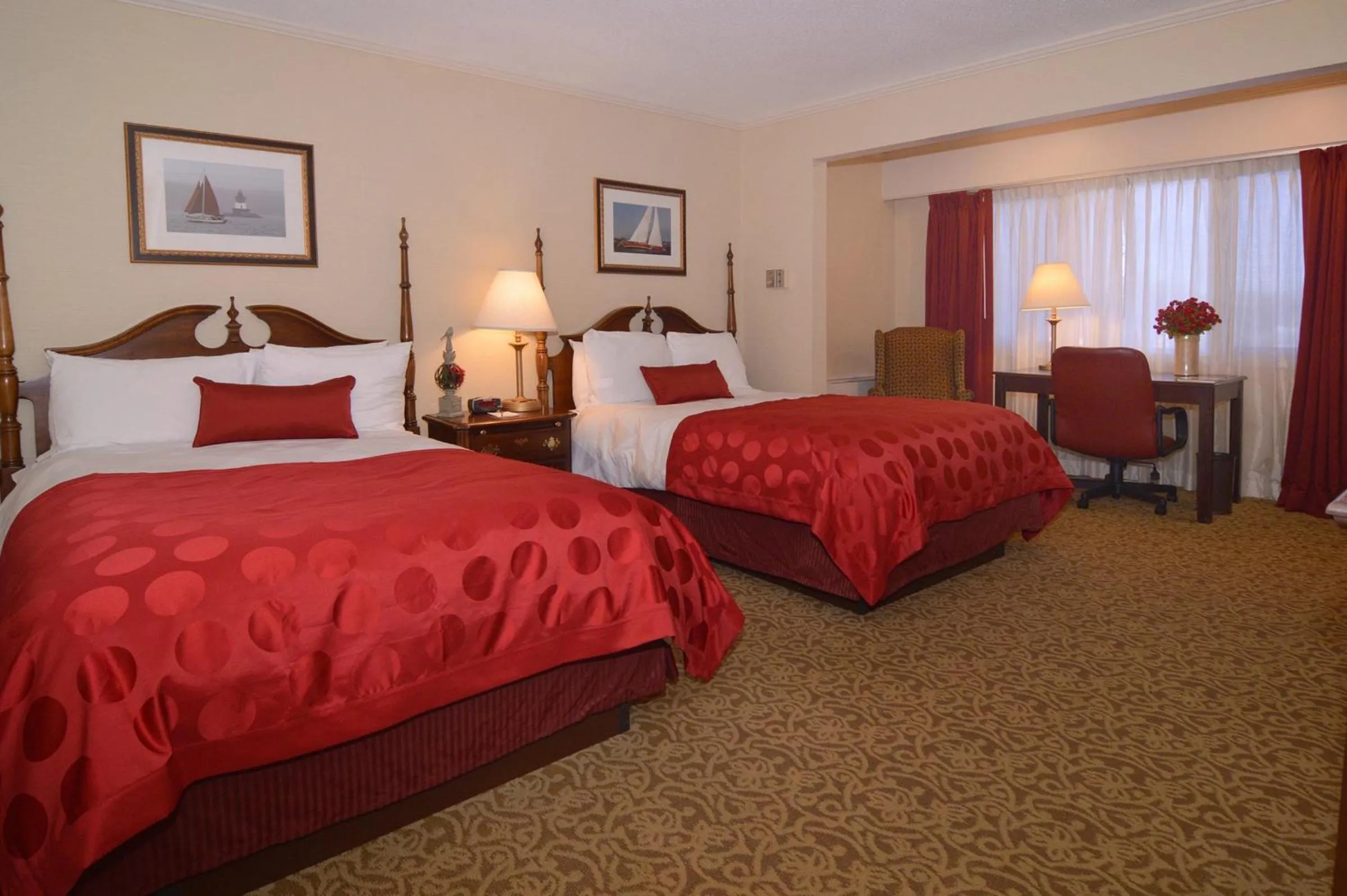 Bedroom, Bed in Ramada by Wyndham Seekonk Providence Area