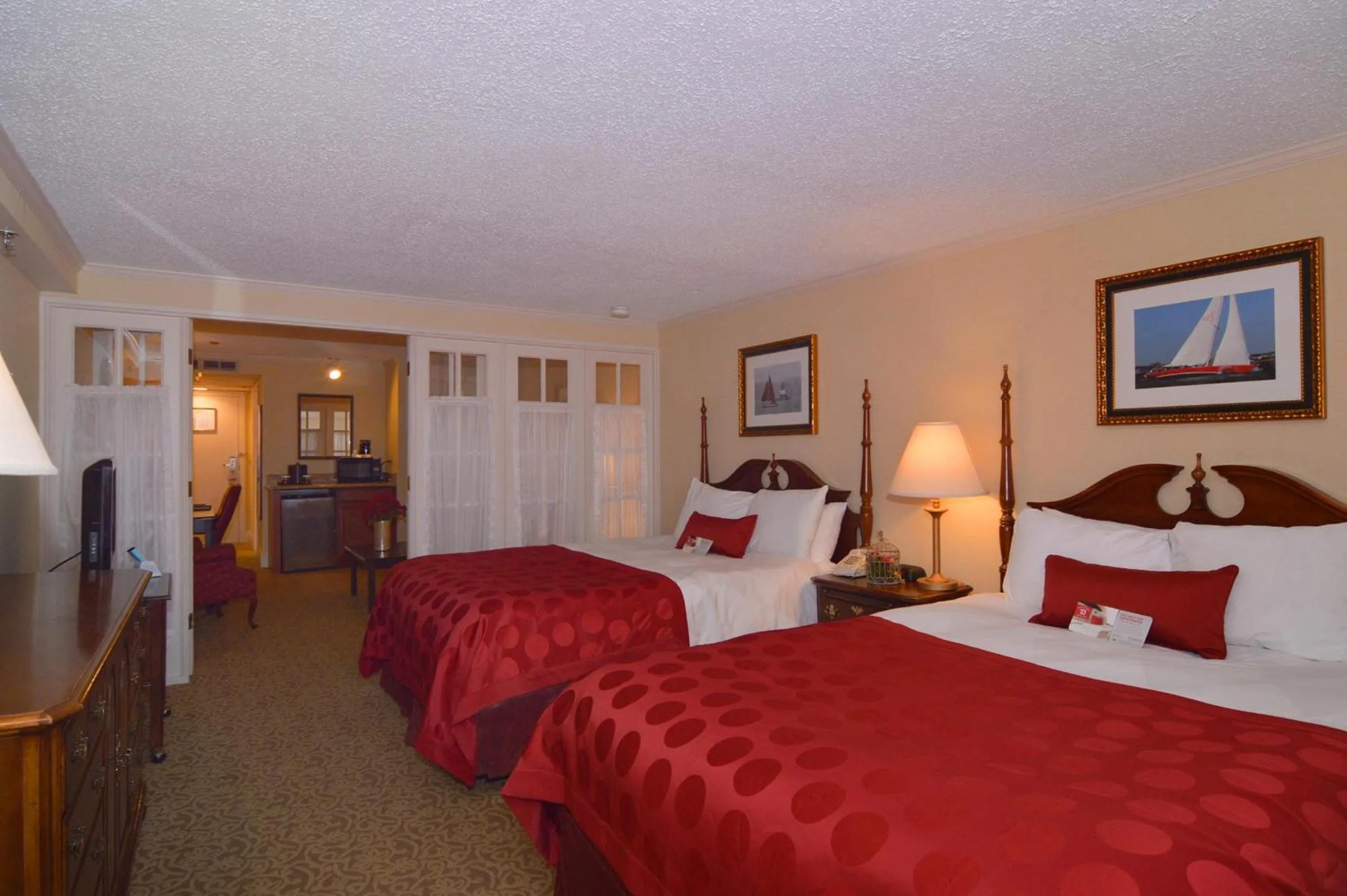 Bedroom, Bed in Ramada by Wyndham Seekonk Providence Area