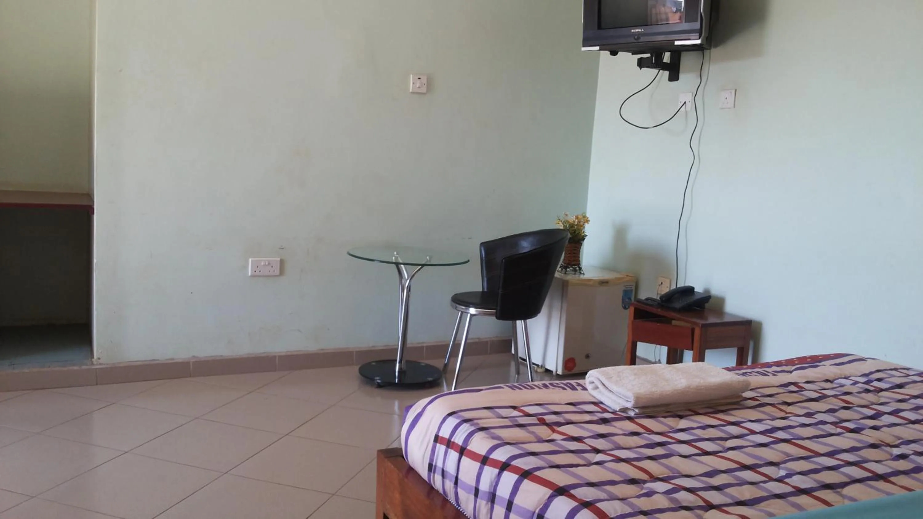 TV and multimedia in DaysInn Hotel