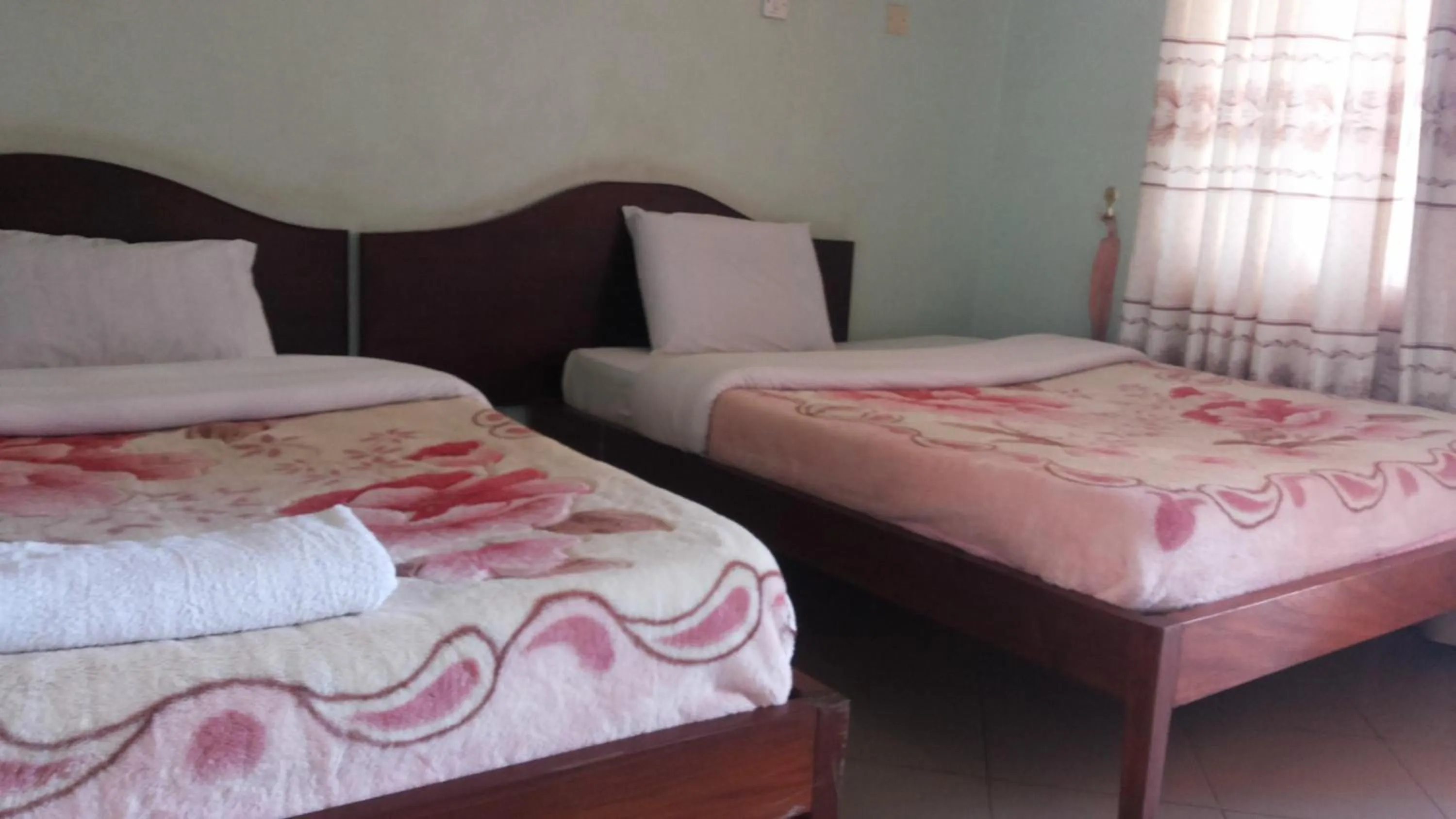 Photo of the whole room in DaysInn Hotel