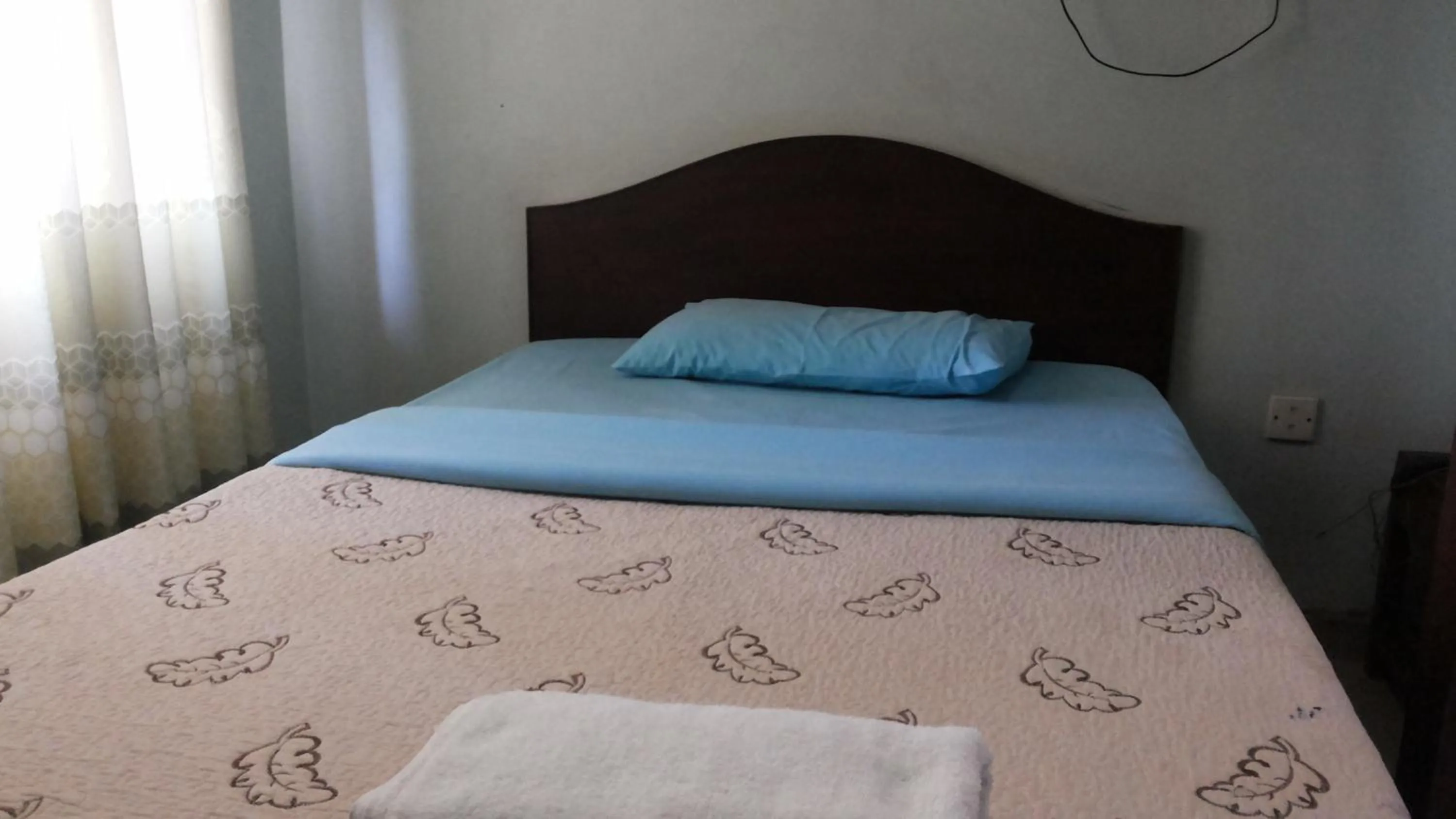 Bedroom in DaysInn Hotel