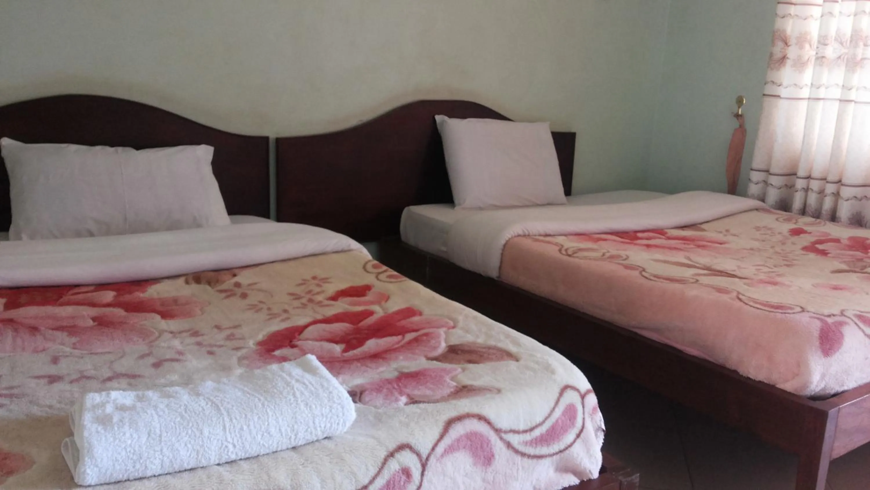 Photo of the whole room in DaysInn Hotel