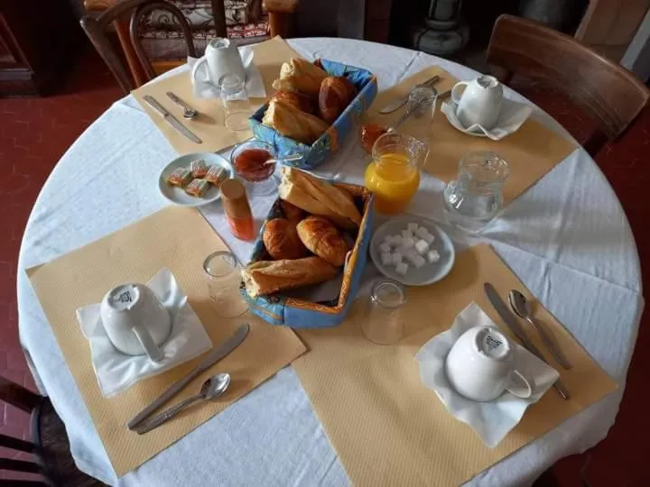 Continental breakfast in Hôtel Du Cours