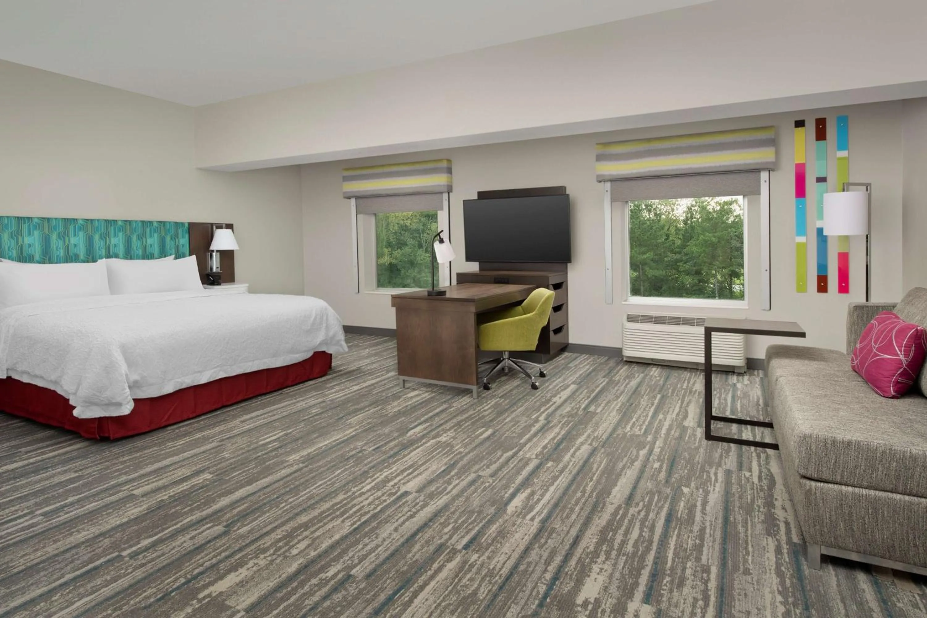Bedroom, Bed in Hampton Inn & Suites Charlotte Airport Lake Pointe