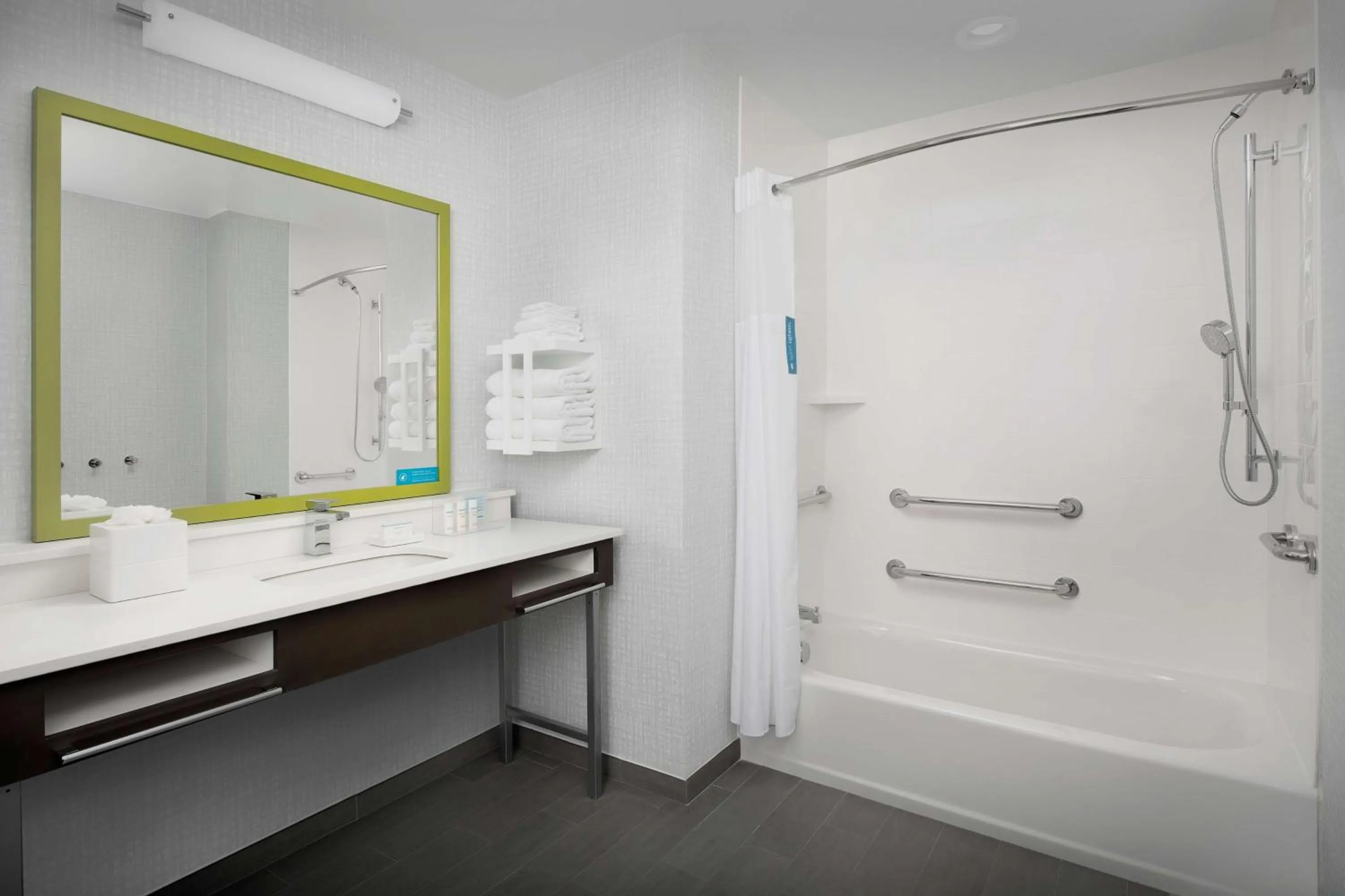 Bathroom in Hampton Inn & Suites Charlotte Airport Lake Pointe