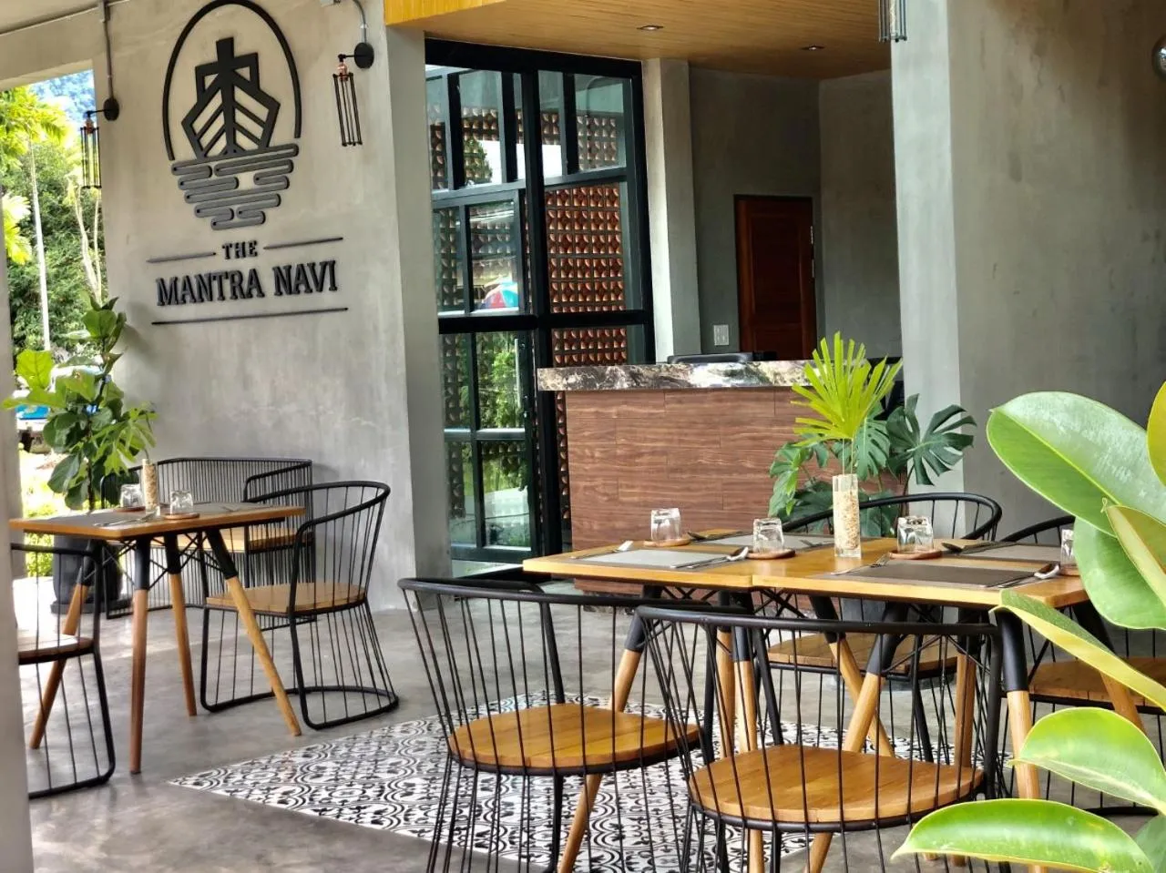 Restaurant/places to eat in The Mantra Navi