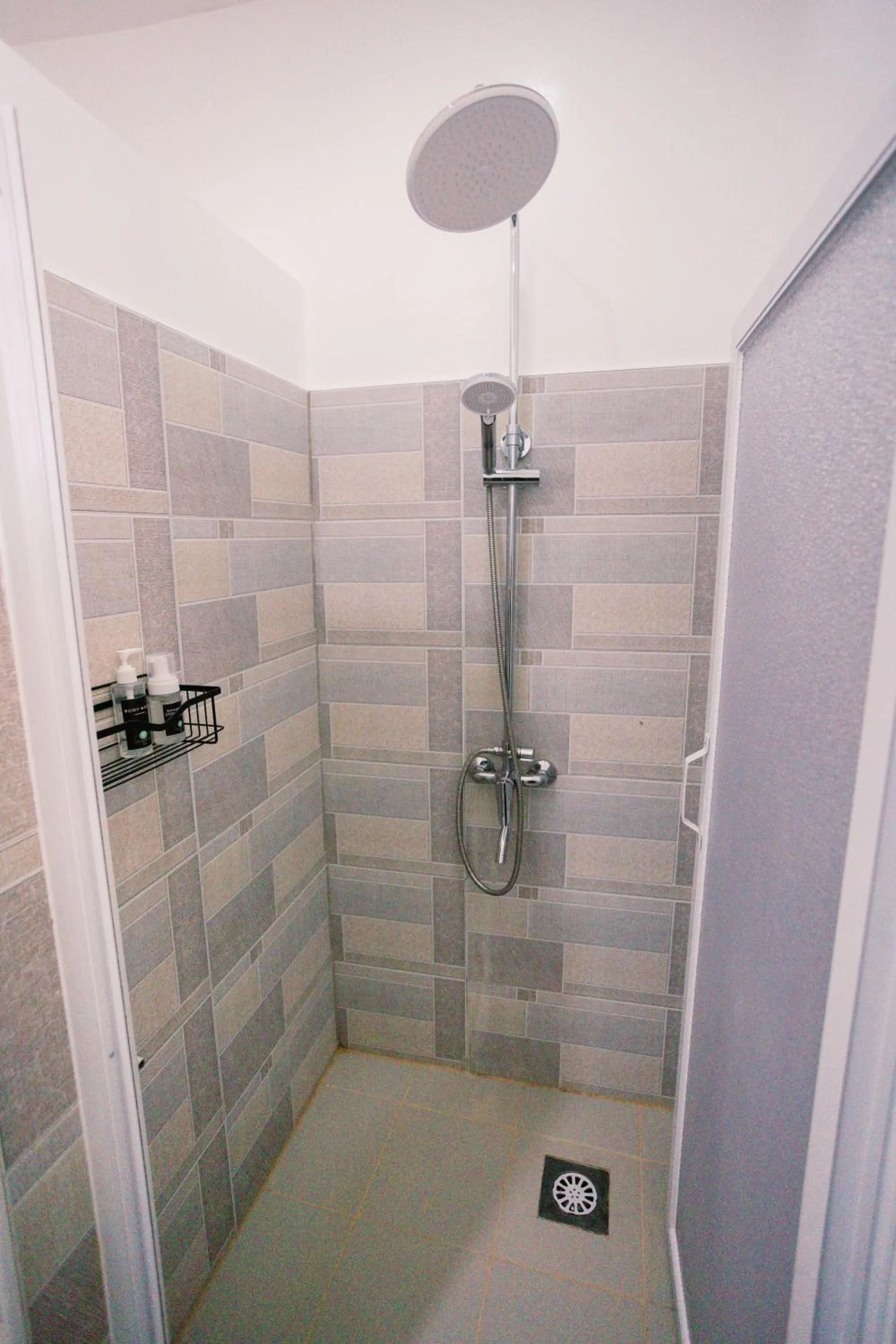 Shower in Selectum Mangrove Resort