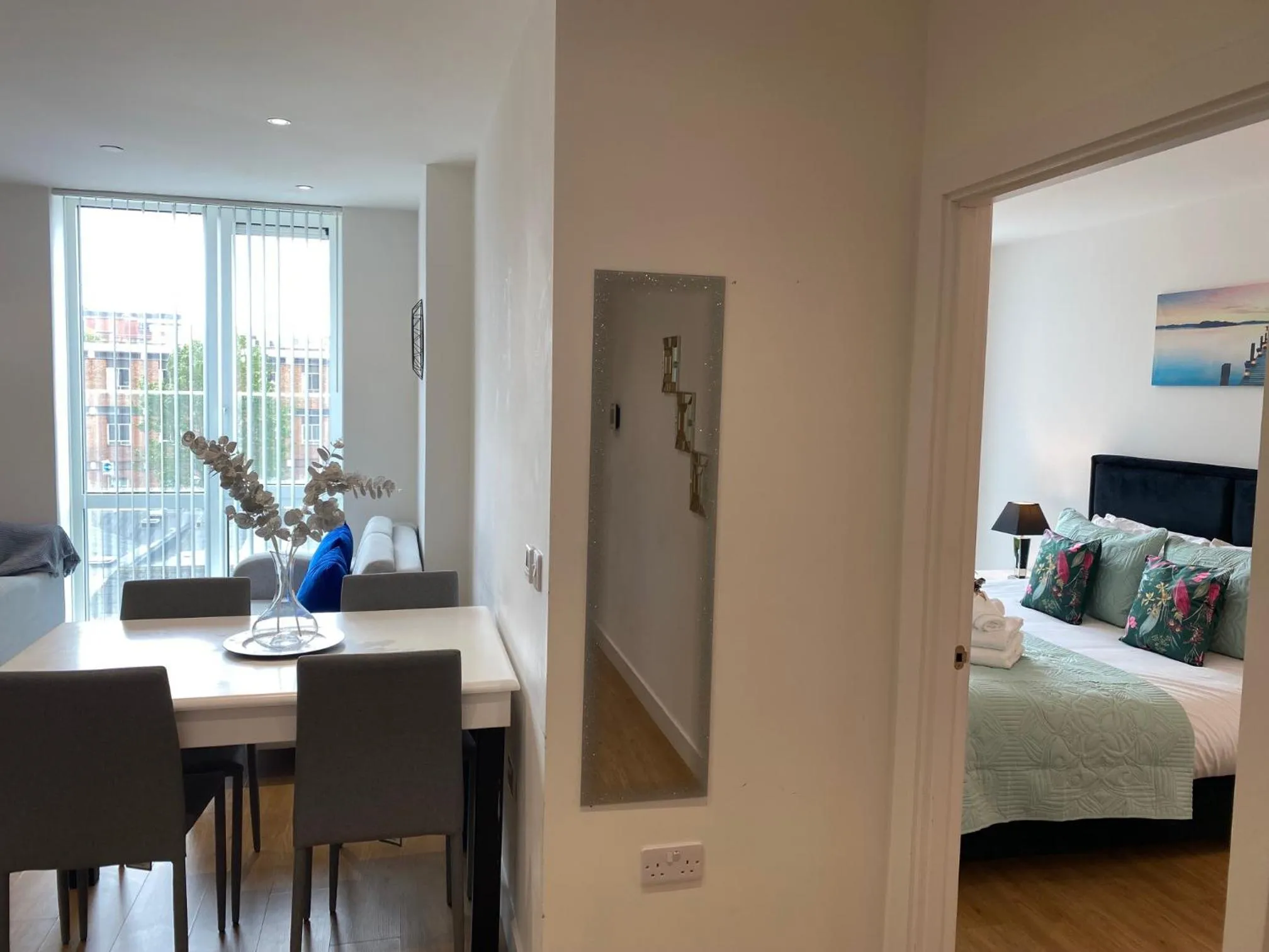 Berks Luxury Serviced Apartments , free parking, free Gym and free wifi