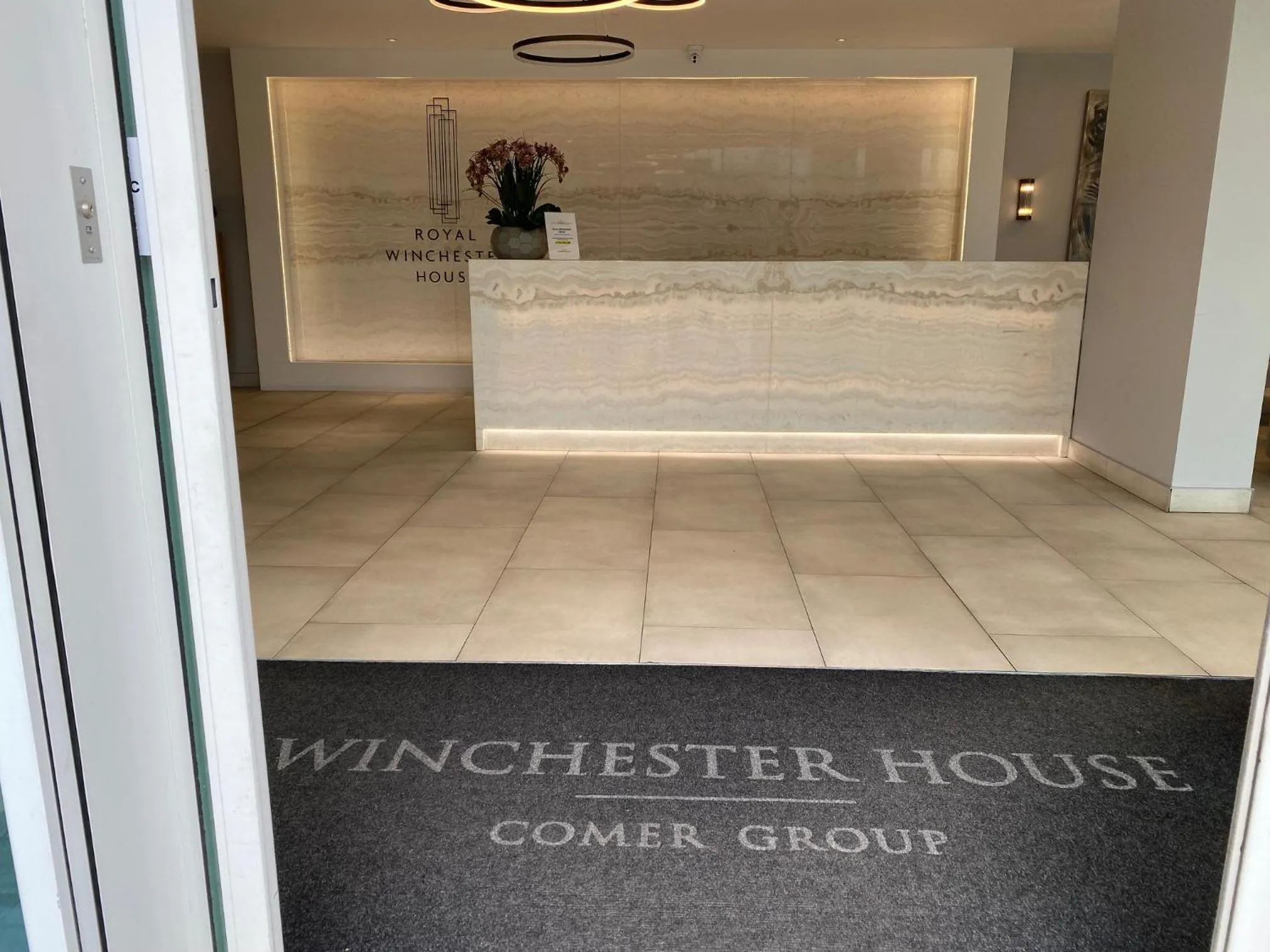 Berks Luxury Serviced Apartments , free parking, free Gym and free wifi