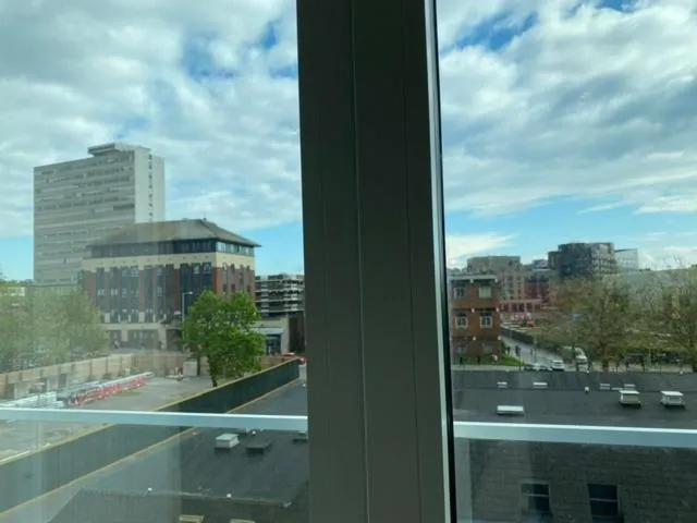 Berks Luxury Serviced Apartments , free parking, free Gym and free wifi