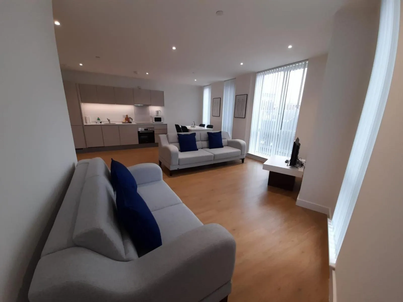 Living room in Berks Luxury Serviced Apartments , free parking, free Gym and free wifi