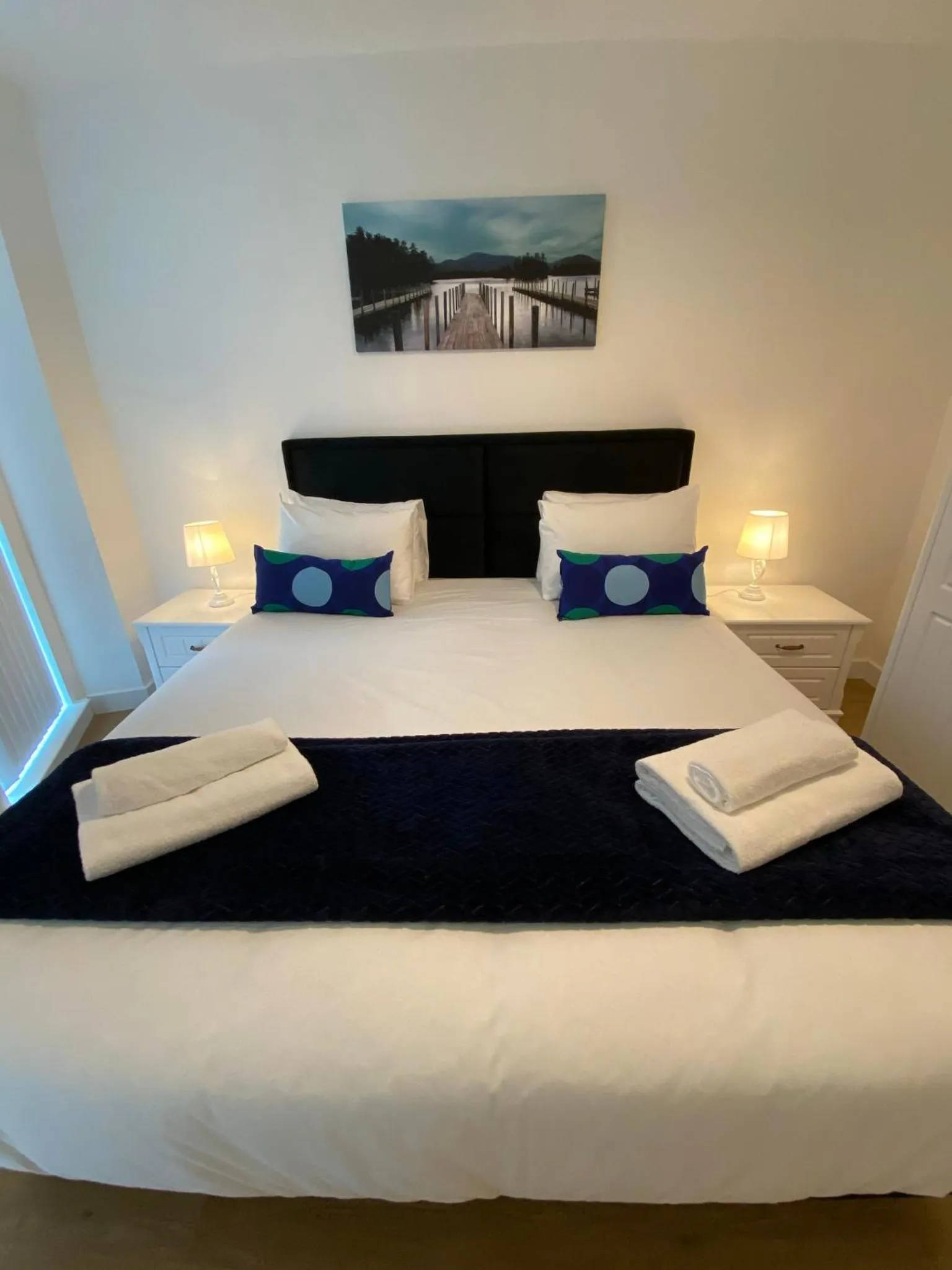 Bedroom in Berks Luxury Serviced Apartments , free parking, free Gym and free wifi