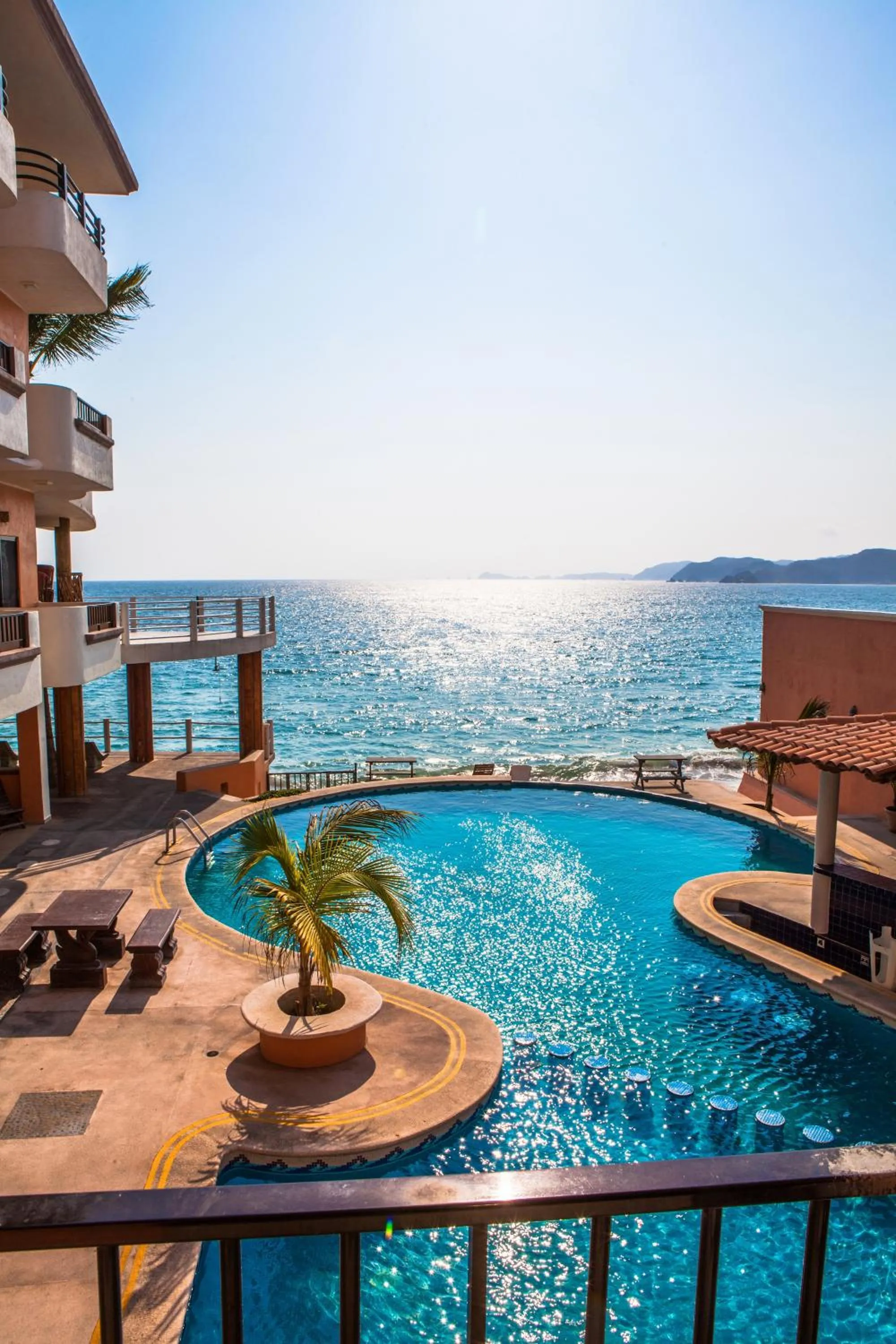 Swimming pool in Hotel La Alondra