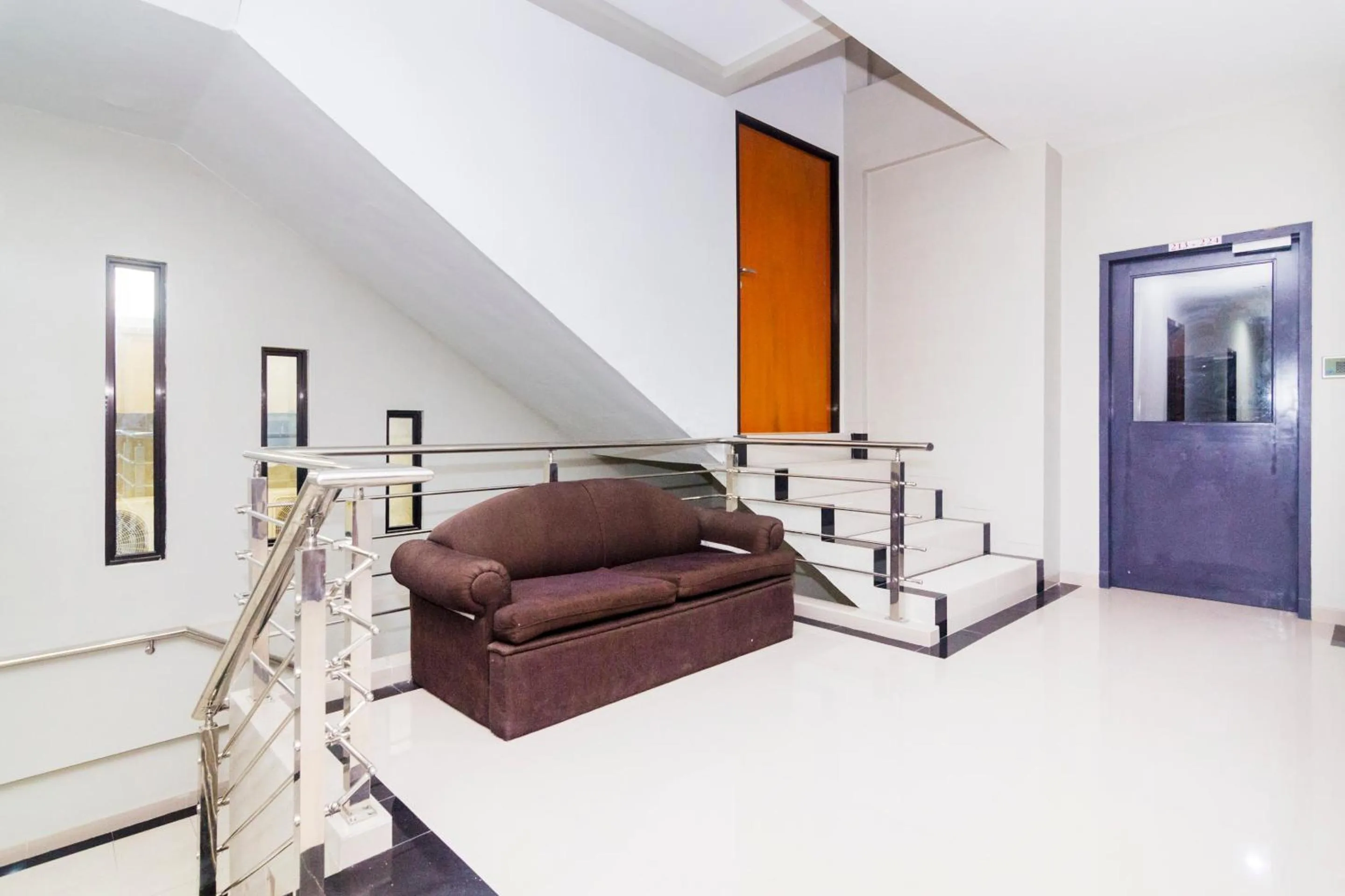 Lobby or reception, Bed in Capital O 1867 Kara Guest House