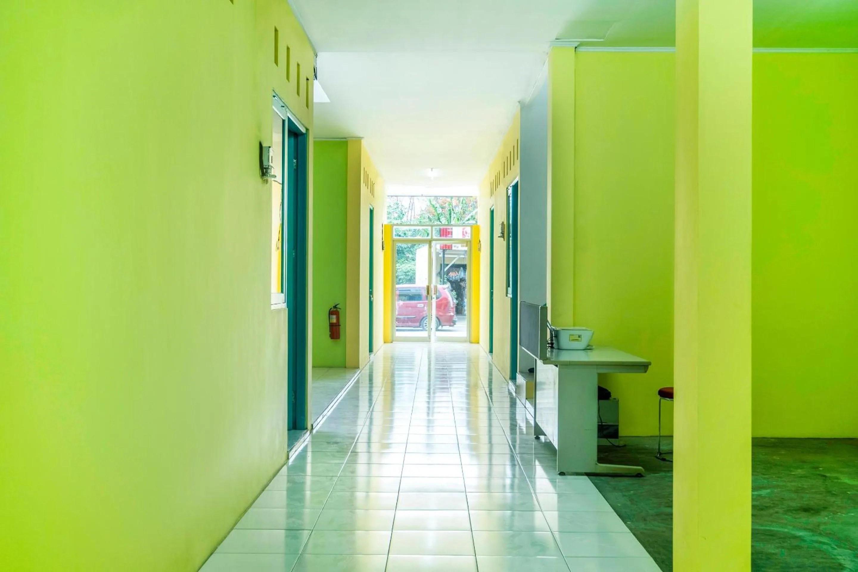 Lobby or reception in OYO Life 1889 Mbuahpage