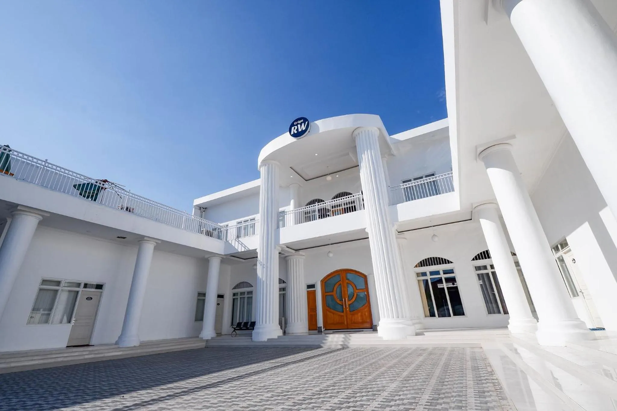 Property building in Griya RW Family Guest House Redpartner