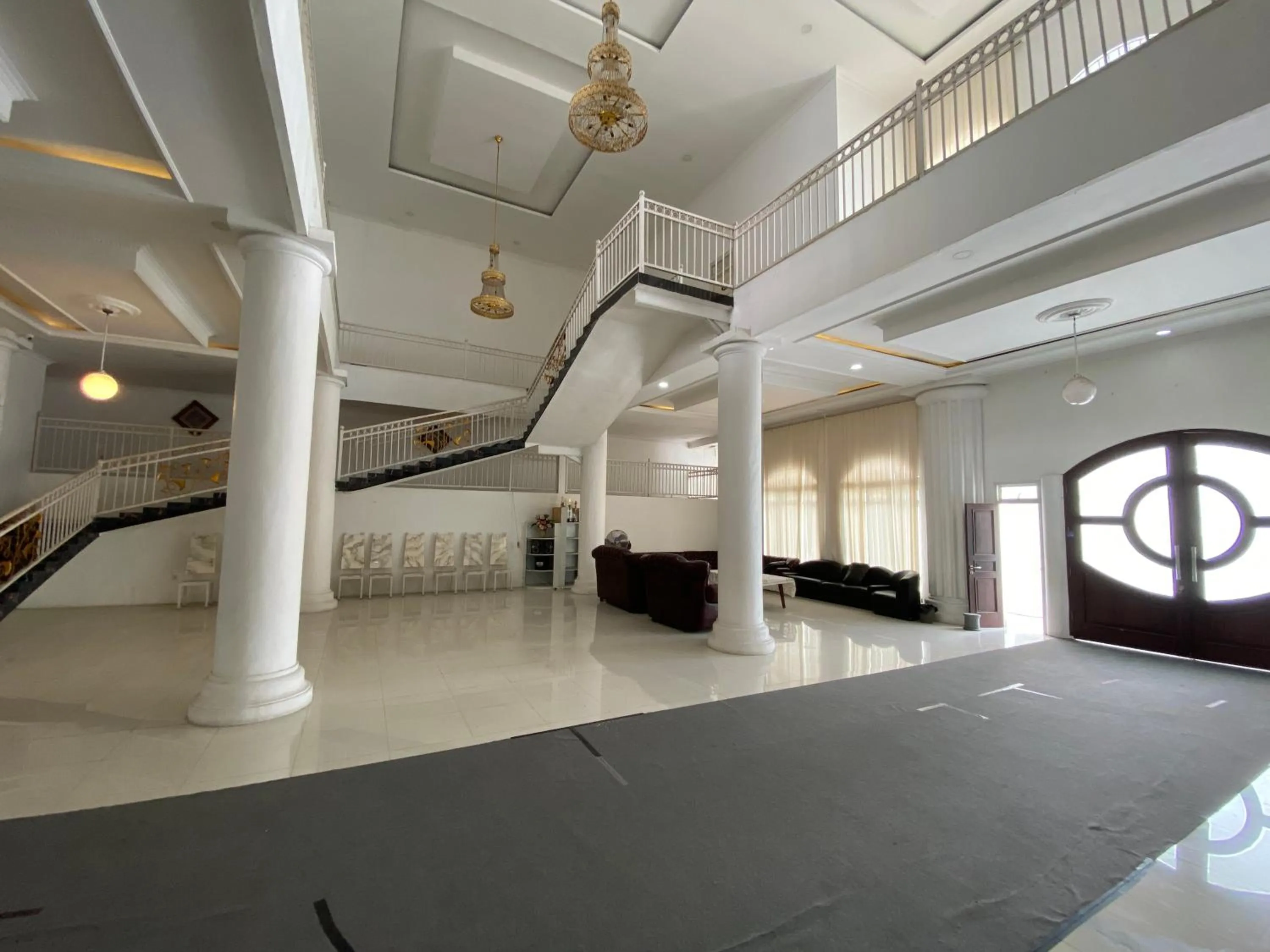 Lobby or reception in Griya RW Family Guest House Redpartner