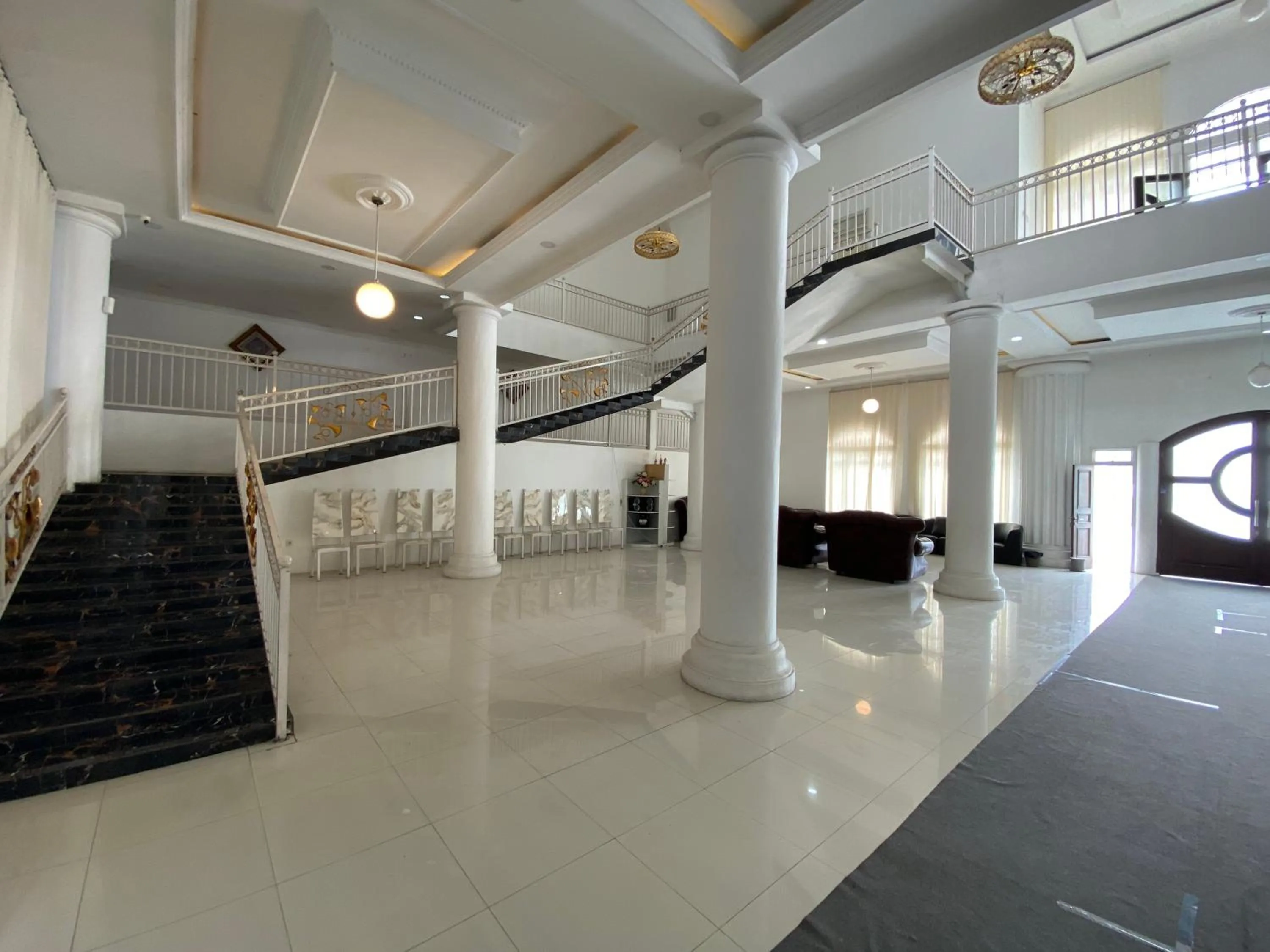 Lobby or reception in Griya RW Family Guest House Redpartner