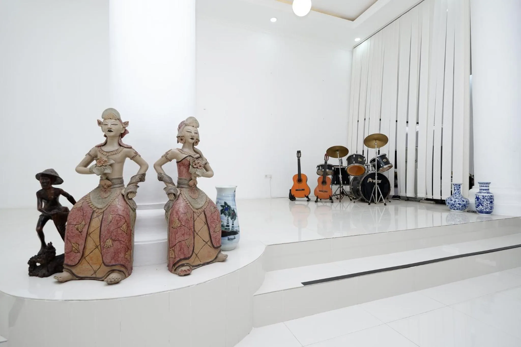 Decorative detail in Griya RW Family Guest House Redpartner