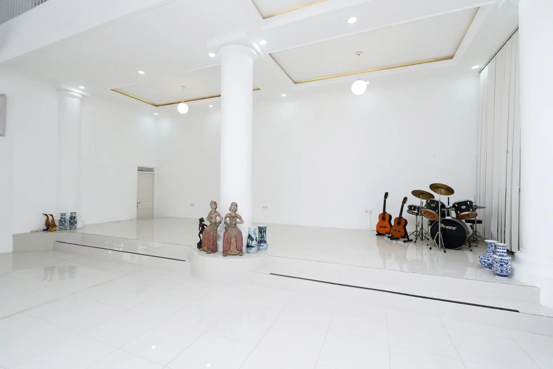 Lobby or reception in Griya RW Family Guest House Redpartner