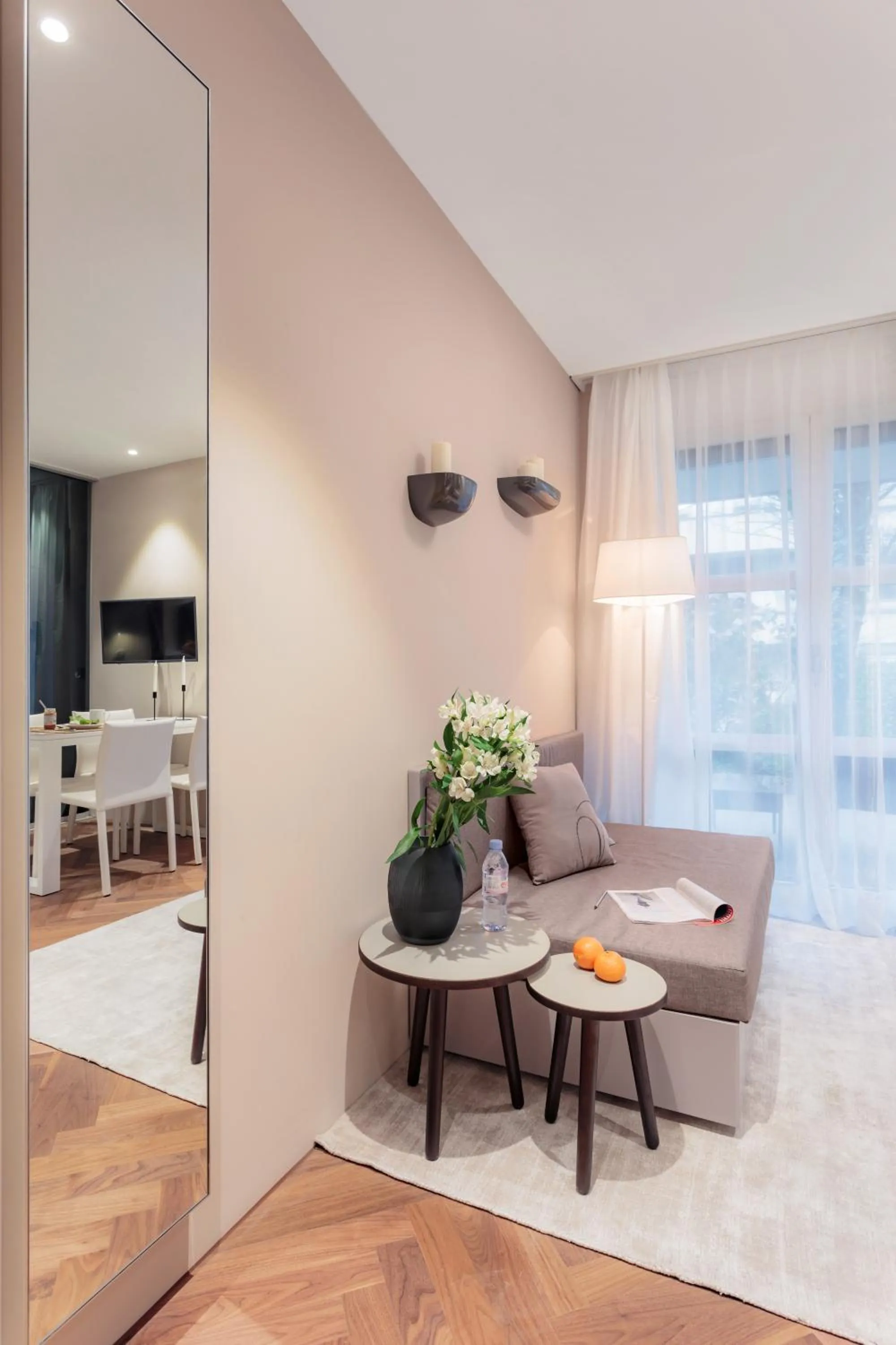 Living room in VISIONAPARTMENTS Bellariastrasse - contactless check-in