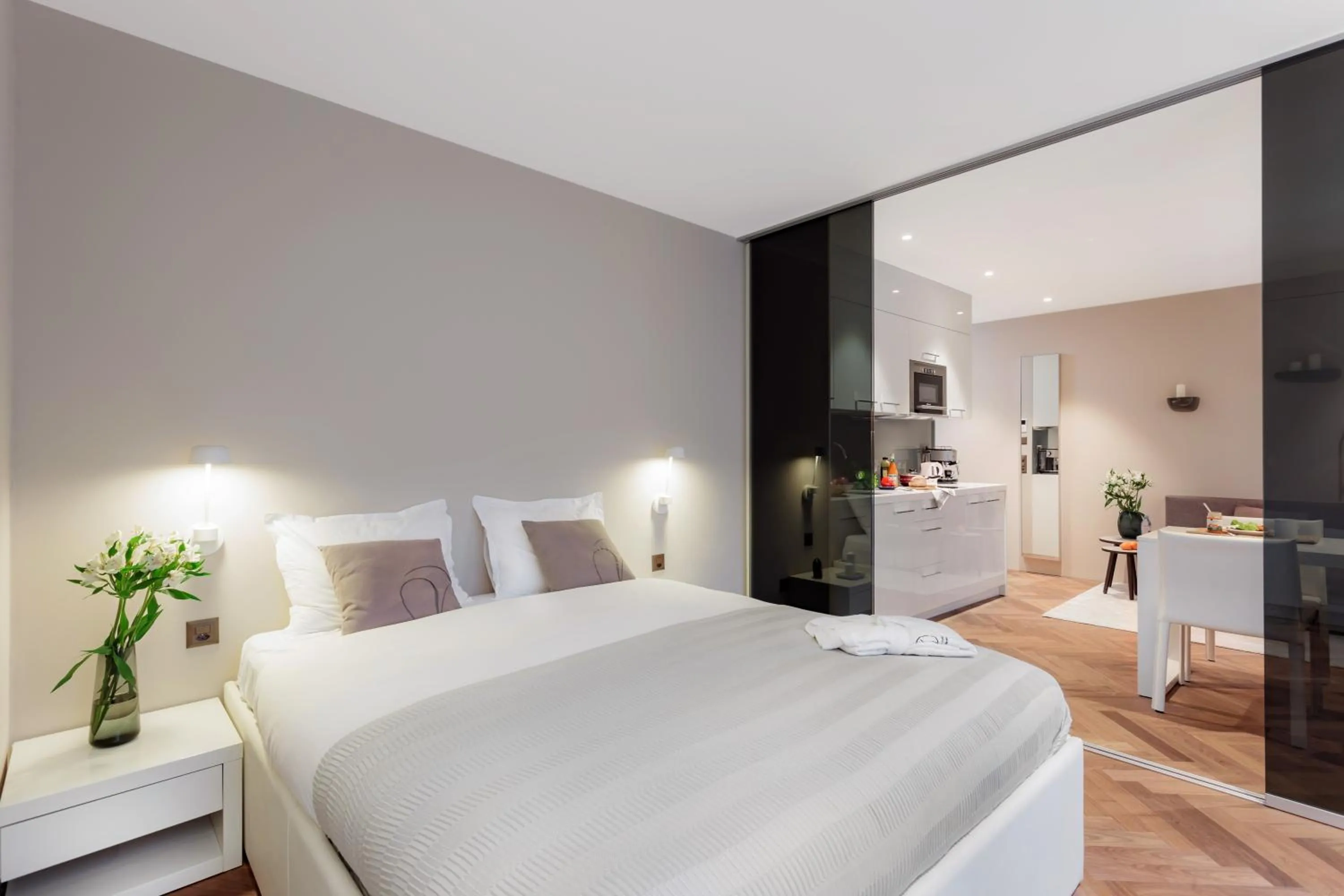 Bedroom, Bed in VISIONAPARTMENTS Bellariastrasse - contactless check-in