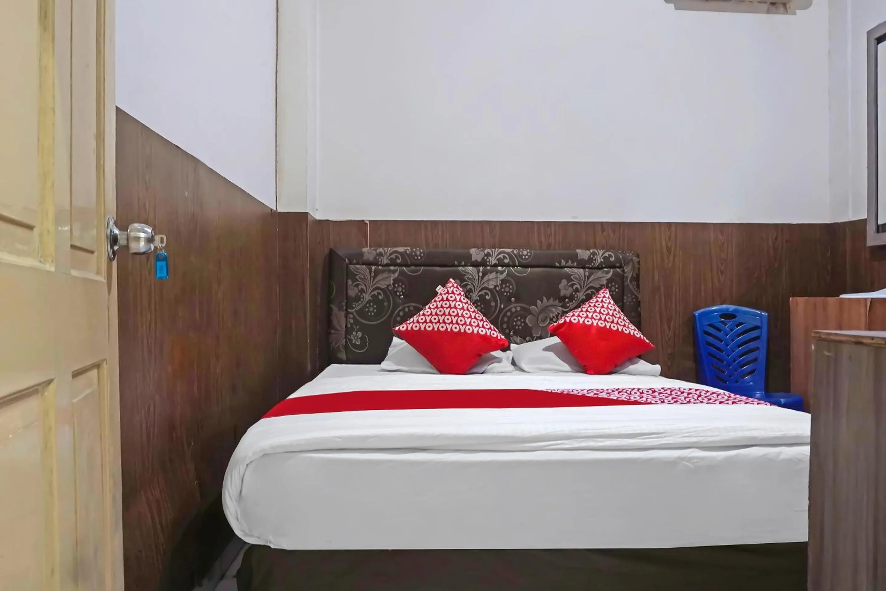 Bedroom, Bed in Hotel O Diamond Inn Makassar