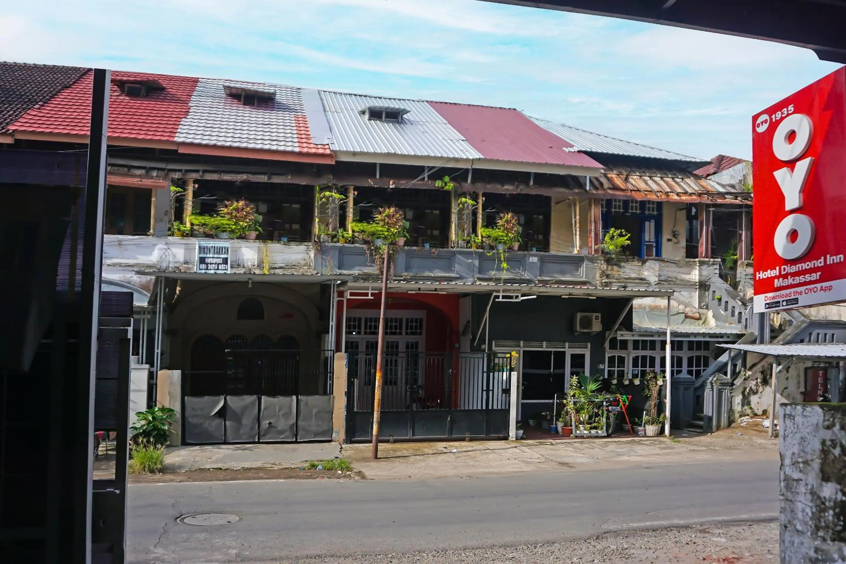 Property building in Hotel O Diamond Inn Makassar