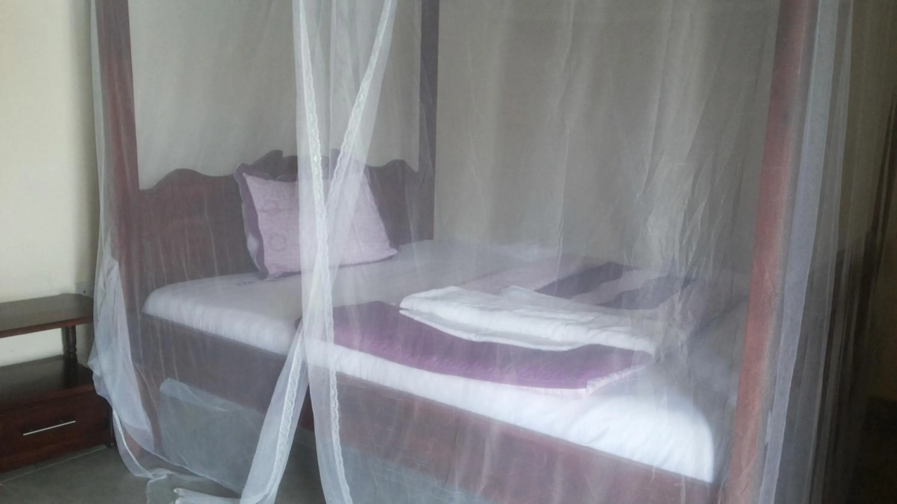 Bedroom, Bed in Dubai Resort Hotel