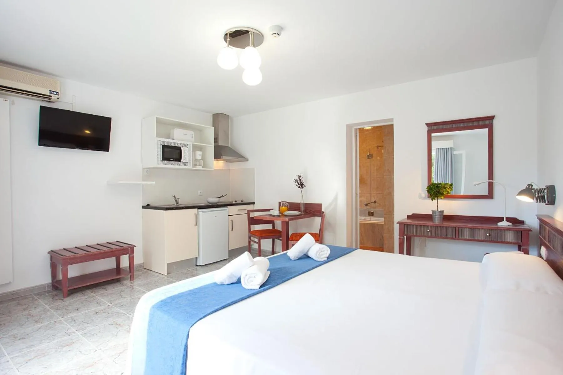 Bed in Apartamentos Cala Murada Tennis