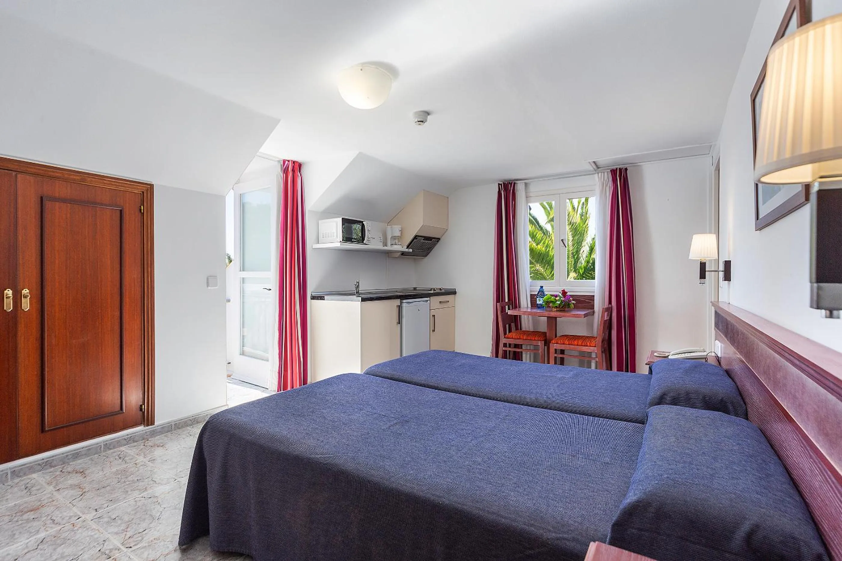 Bed in Apartamentos Cala Murada Tennis