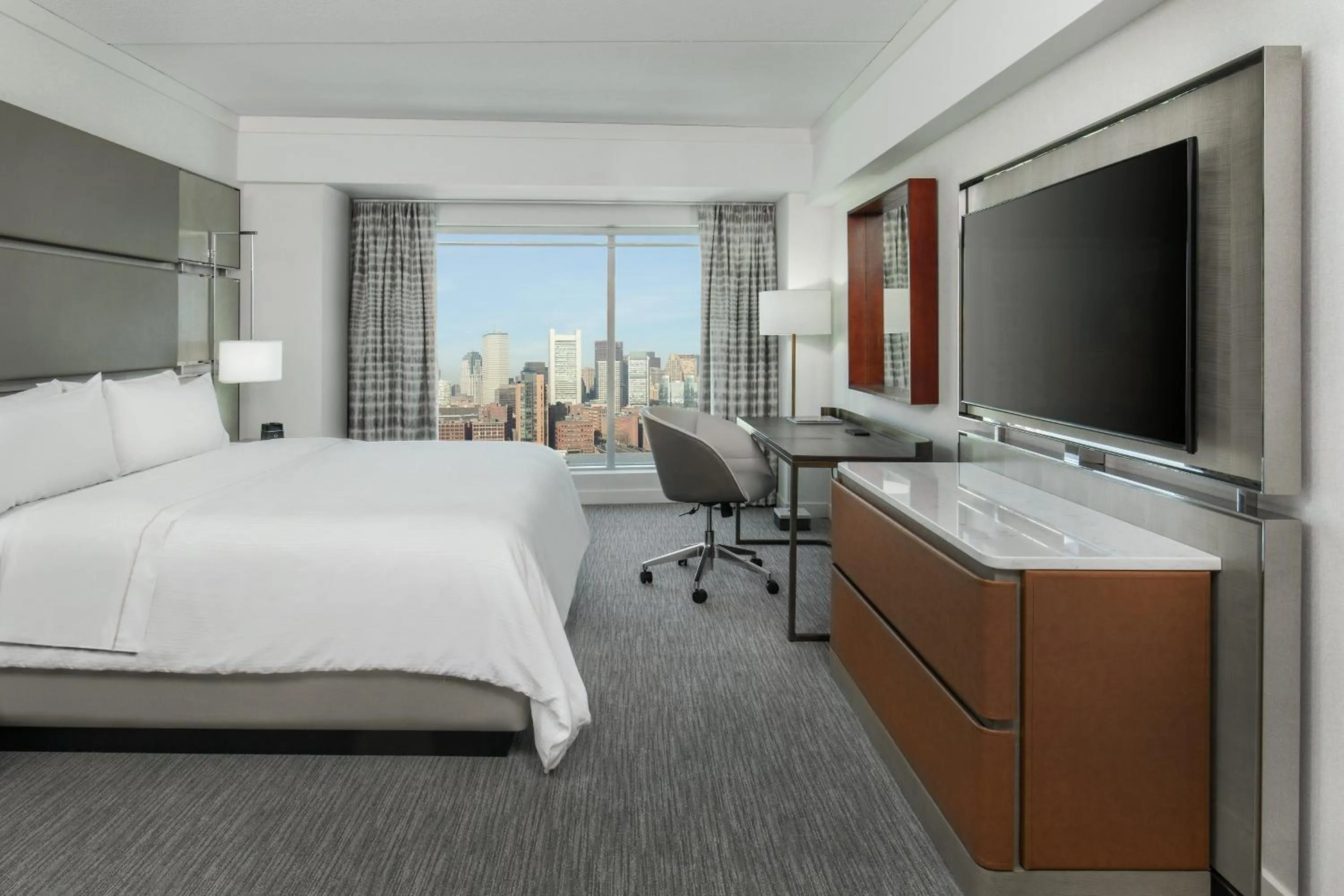 Bedroom, Bed in The Westin Boston Seaport District
