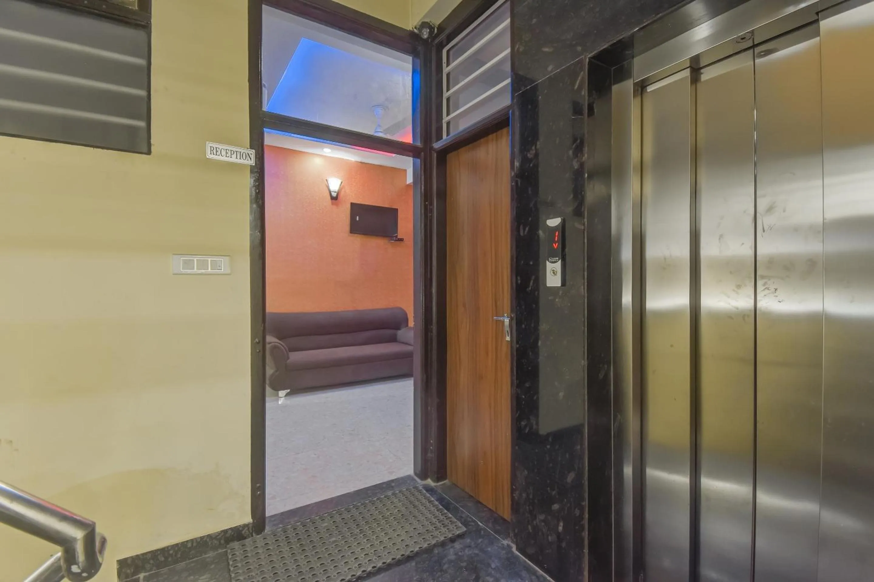 Lobby or reception in Hotel O Royal Blue