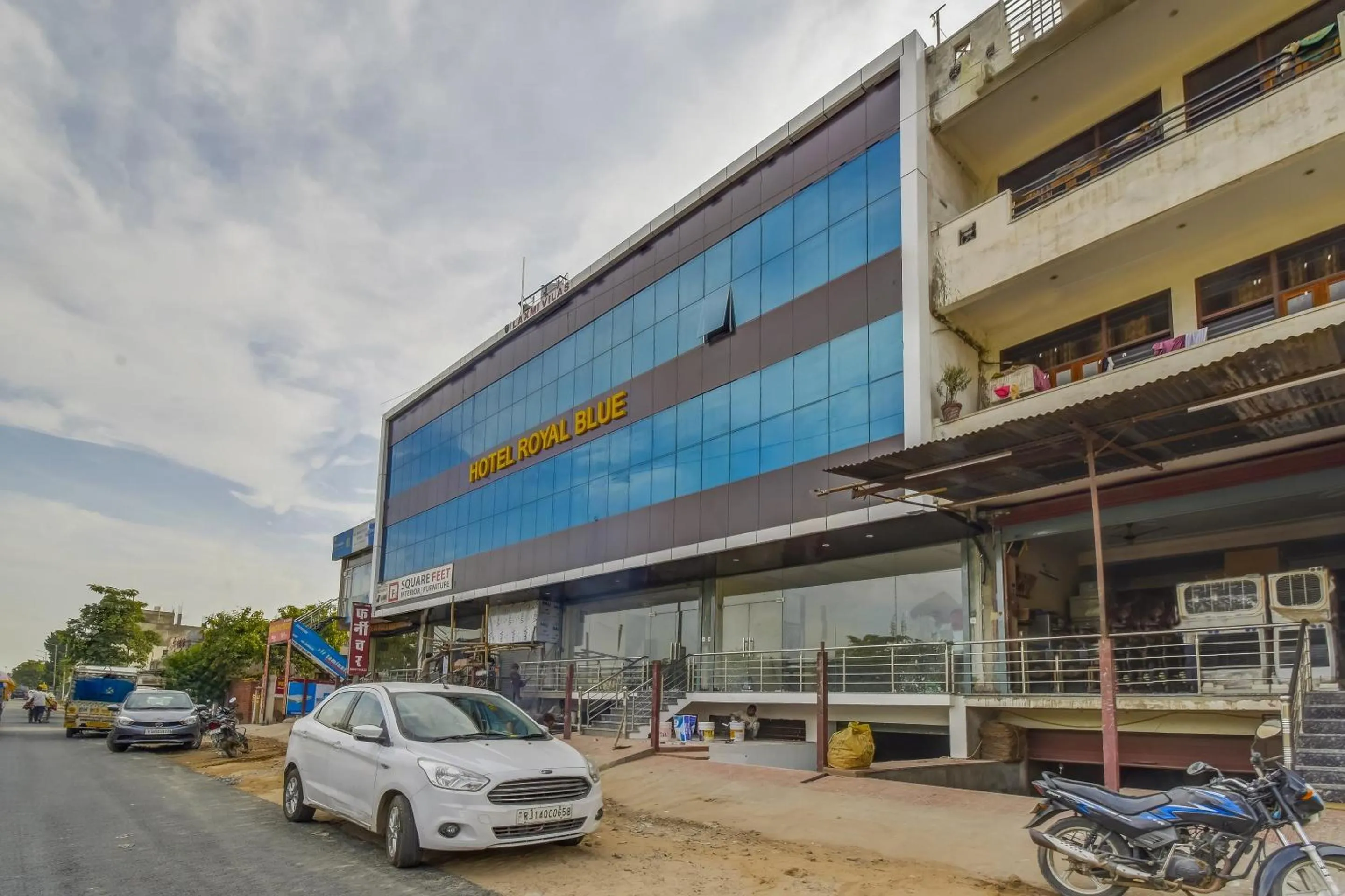 Facade/entrance in Hotel O Royal Blue