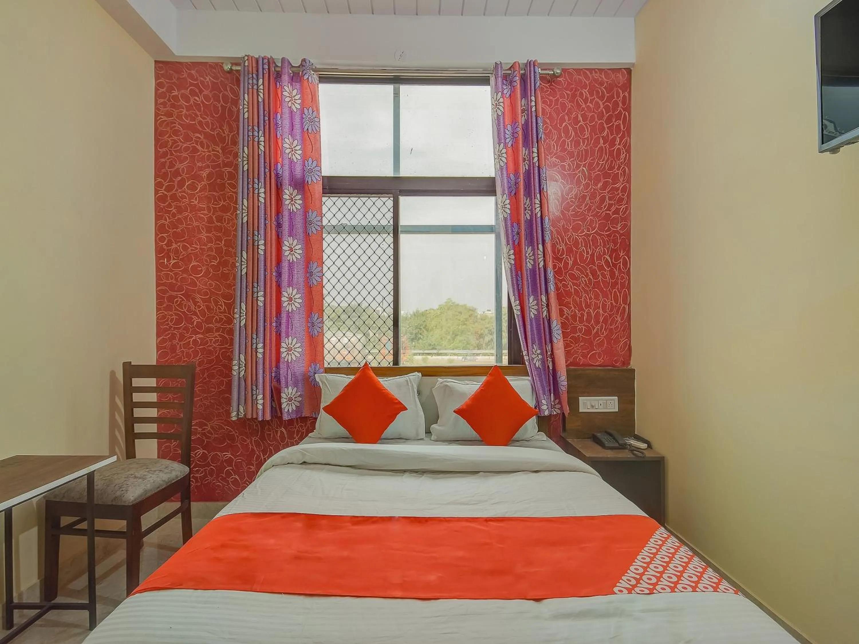 Bedroom, Bed in Hotel O Royal Blue