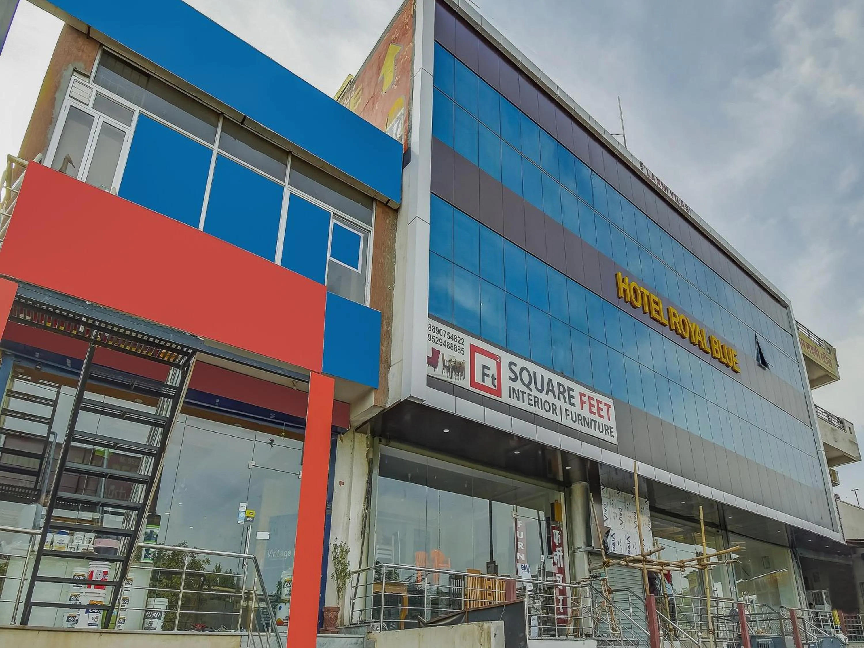 Facade/entrance in Hotel O Royal Blue
