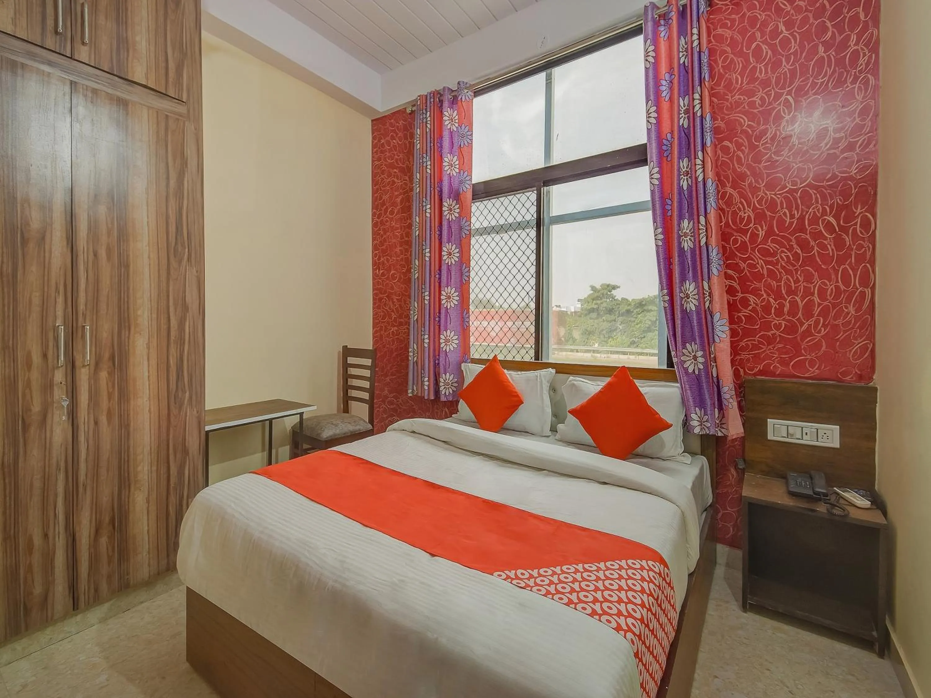 Bedroom, Bed in Hotel O Royal Blue