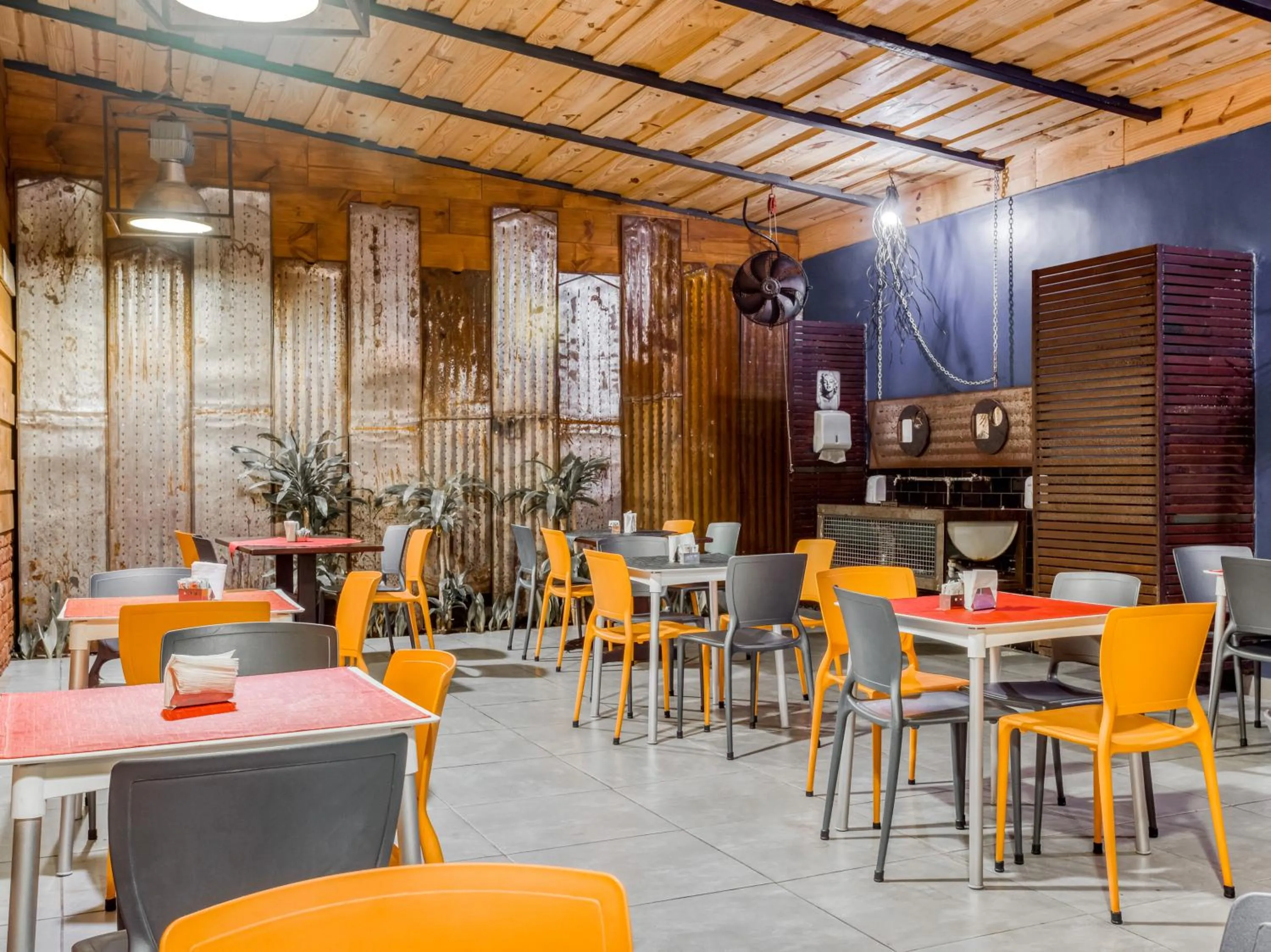 Dining area in Hotel BH Inn Palmares - Fácil Acesso Cristiano Machado, Centerminas e Minas Shopping